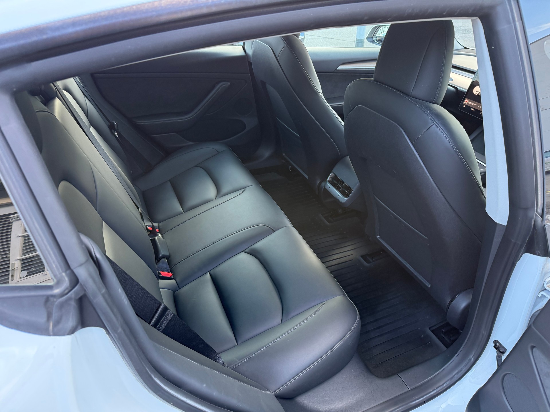 TESLA Model 3 BEW Long Range DUAL MOTOR AWD-image-12