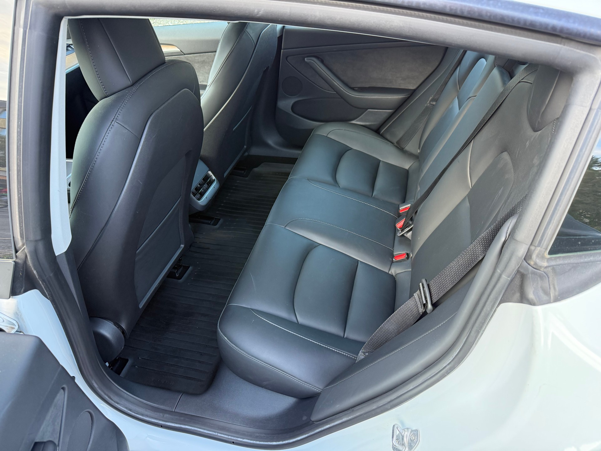 TESLA Model 3 BEW Long Range DUAL MOTOR AWD-image-15