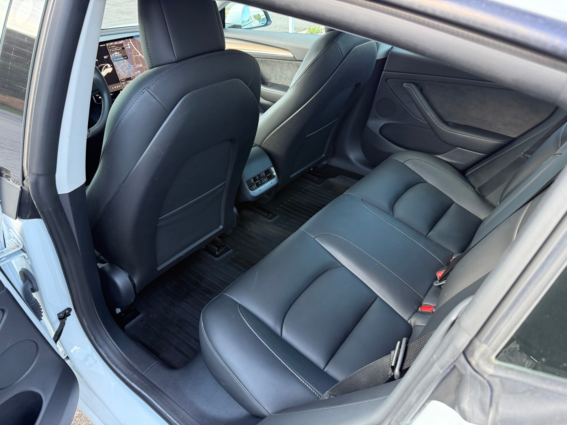 TESLA Model 3 BEW Long Range DUAL MOTOR AWD-image-16