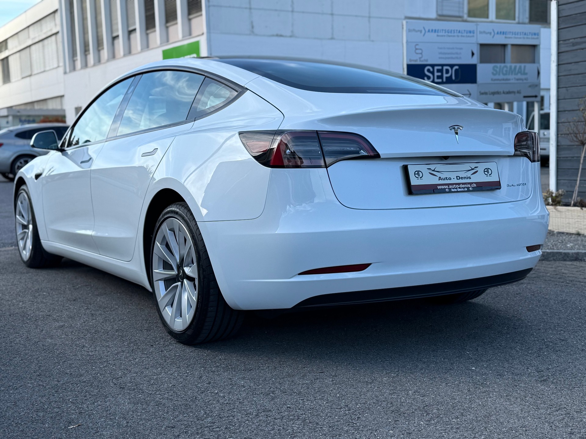 TESLA Model 3 BEW Long Range DUAL MOTOR AWD-image-5