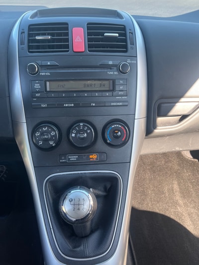 TOYOTA Auris 1.6 Linea Luna-image-10
