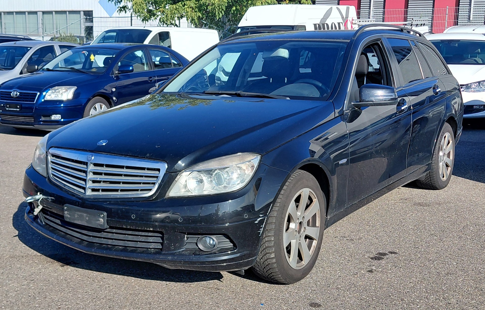 MERCEDES-BENZ C 180 CGI BlueEfficiency Avantgarde Automatic-image-1