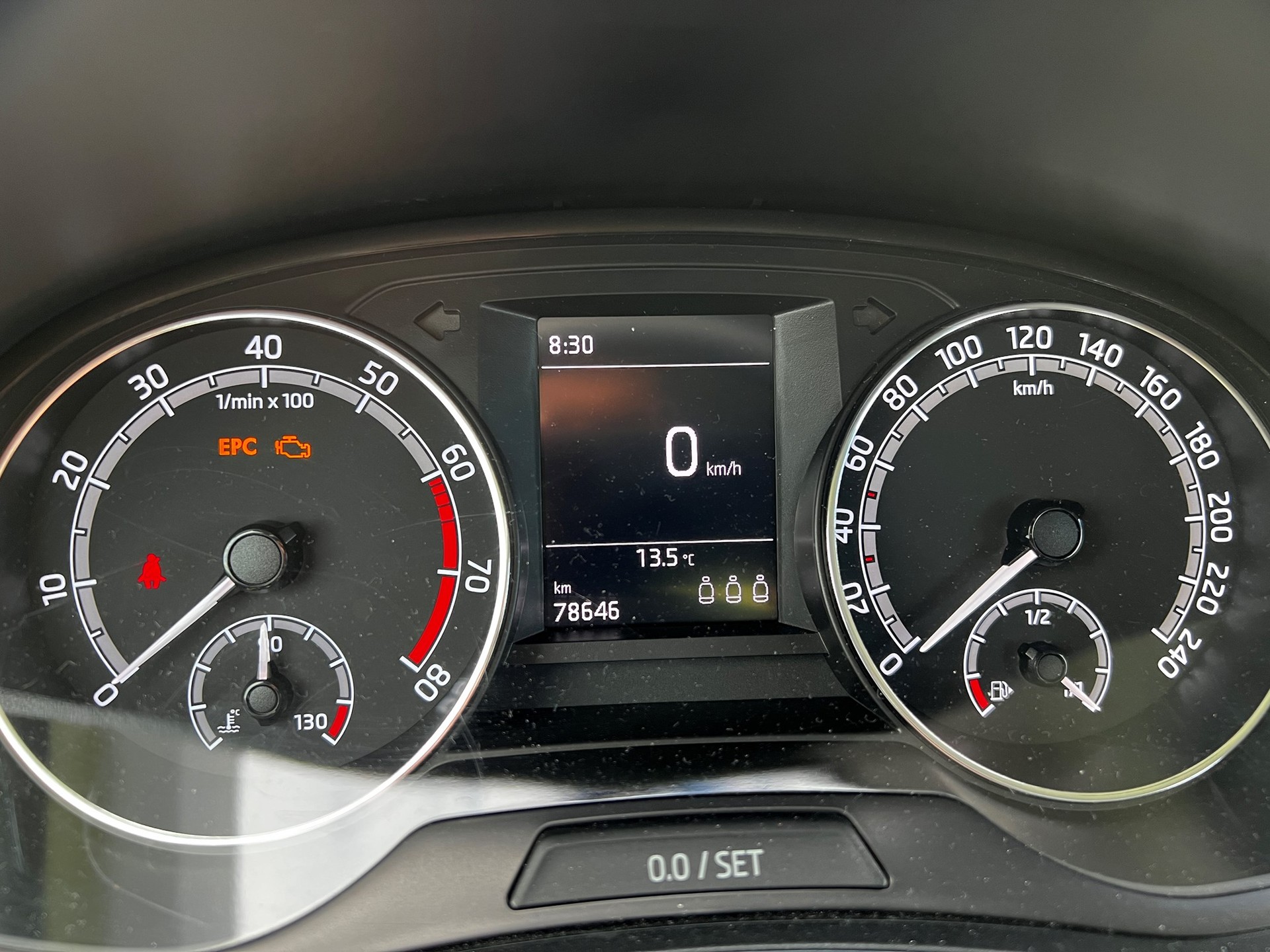 SKODA Fabia 1.0 MPI Ambition-image-8