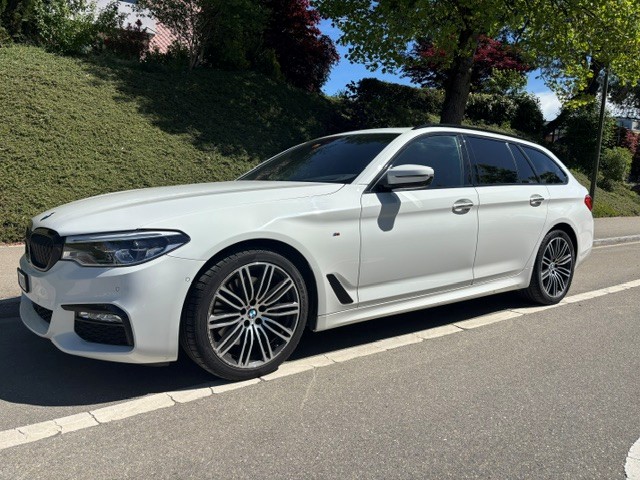 BMW 530i xDrive Touring M-Sportpaket Steptronic-image-0