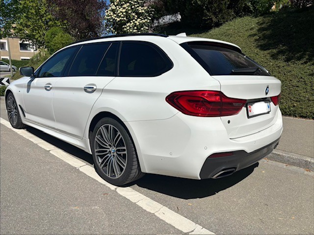 BMW 530i xDrive Touring M-Sportpaket Steptronic-image-2
