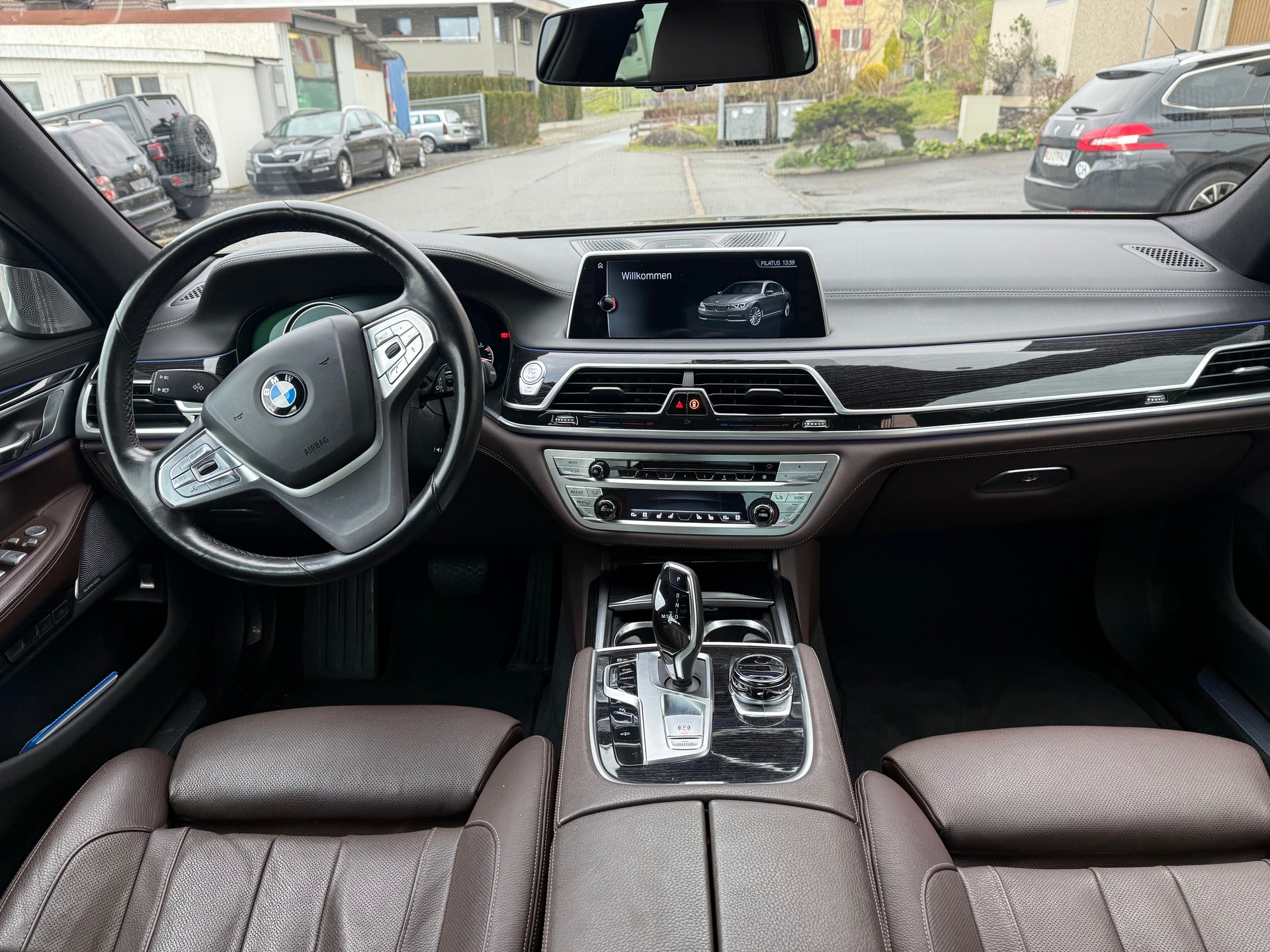 BMW 750i xDrive Steptronic-image-8