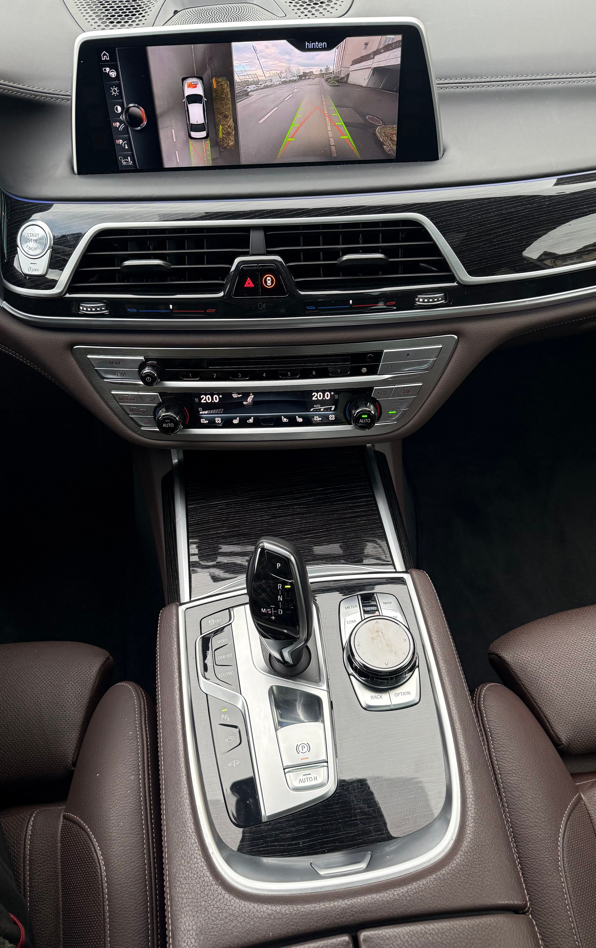 BMW 750i xDrive Steptronic-image-10