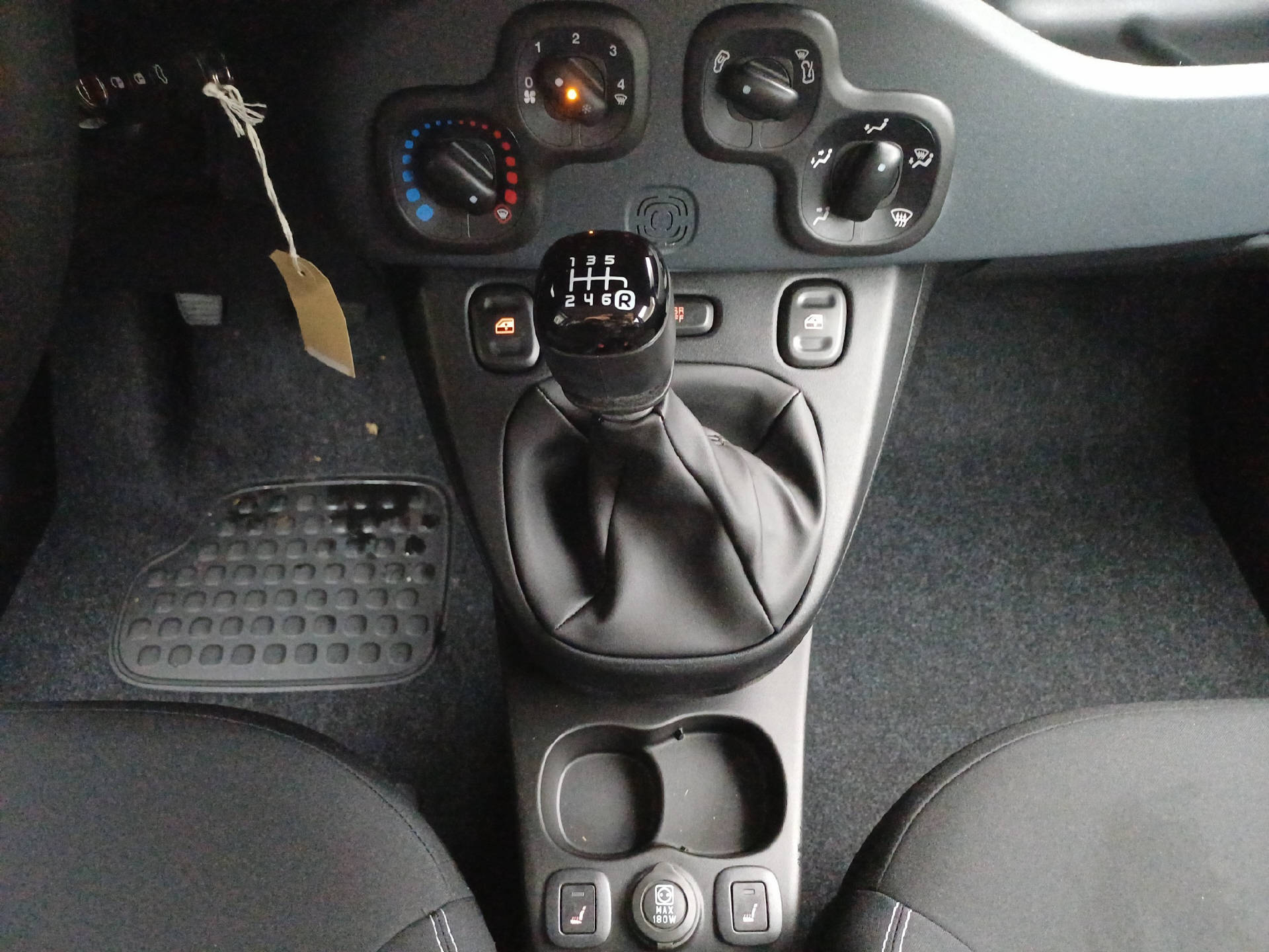 FIAT Panda 1.0 Hybrid City Life-image-12