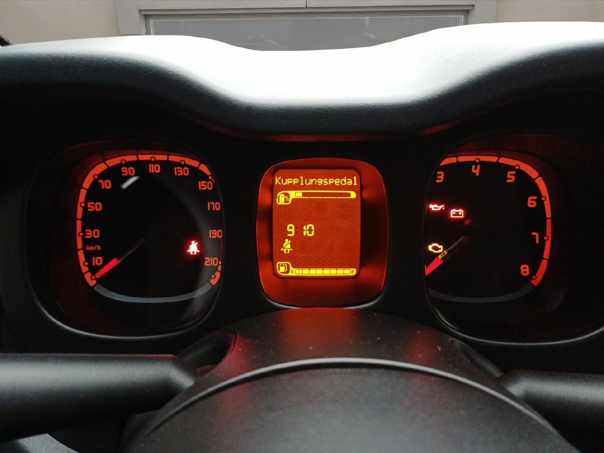 FIAT Panda 1.0 Hybrid City Life-image-9