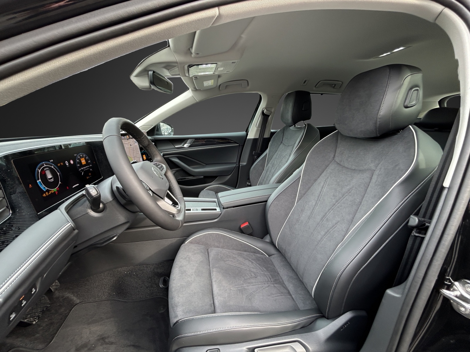 VW Passat Variant 2.0 TDI evo Business DSG-image-7