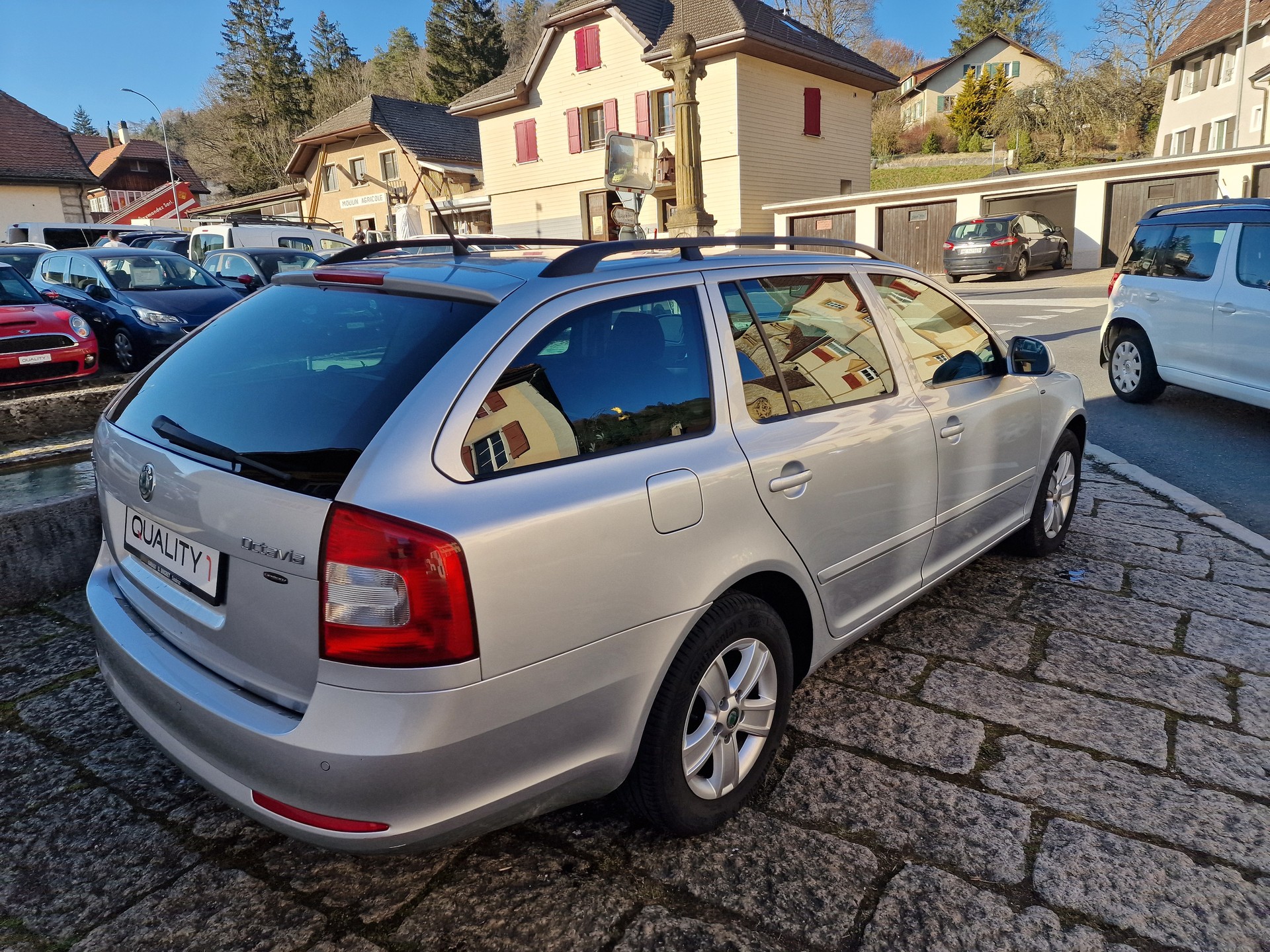 SKODA Octavia Combi 1.6 TDI Stöckli 4x4-image-3
