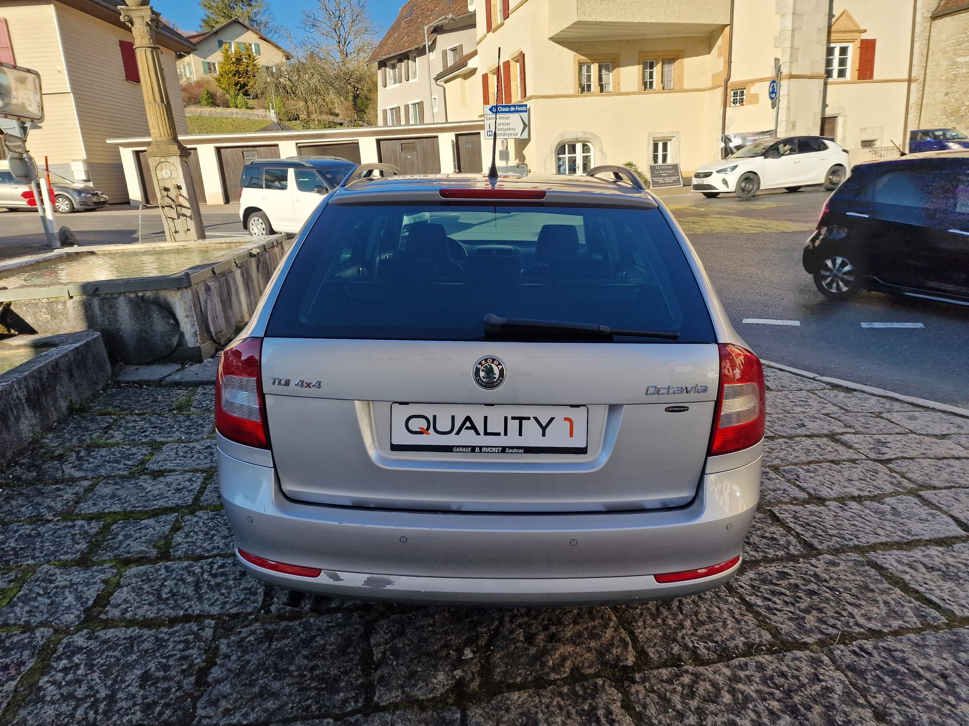 SKODA Octavia Combi 1.6 TDI Stöckli 4x4-image-4