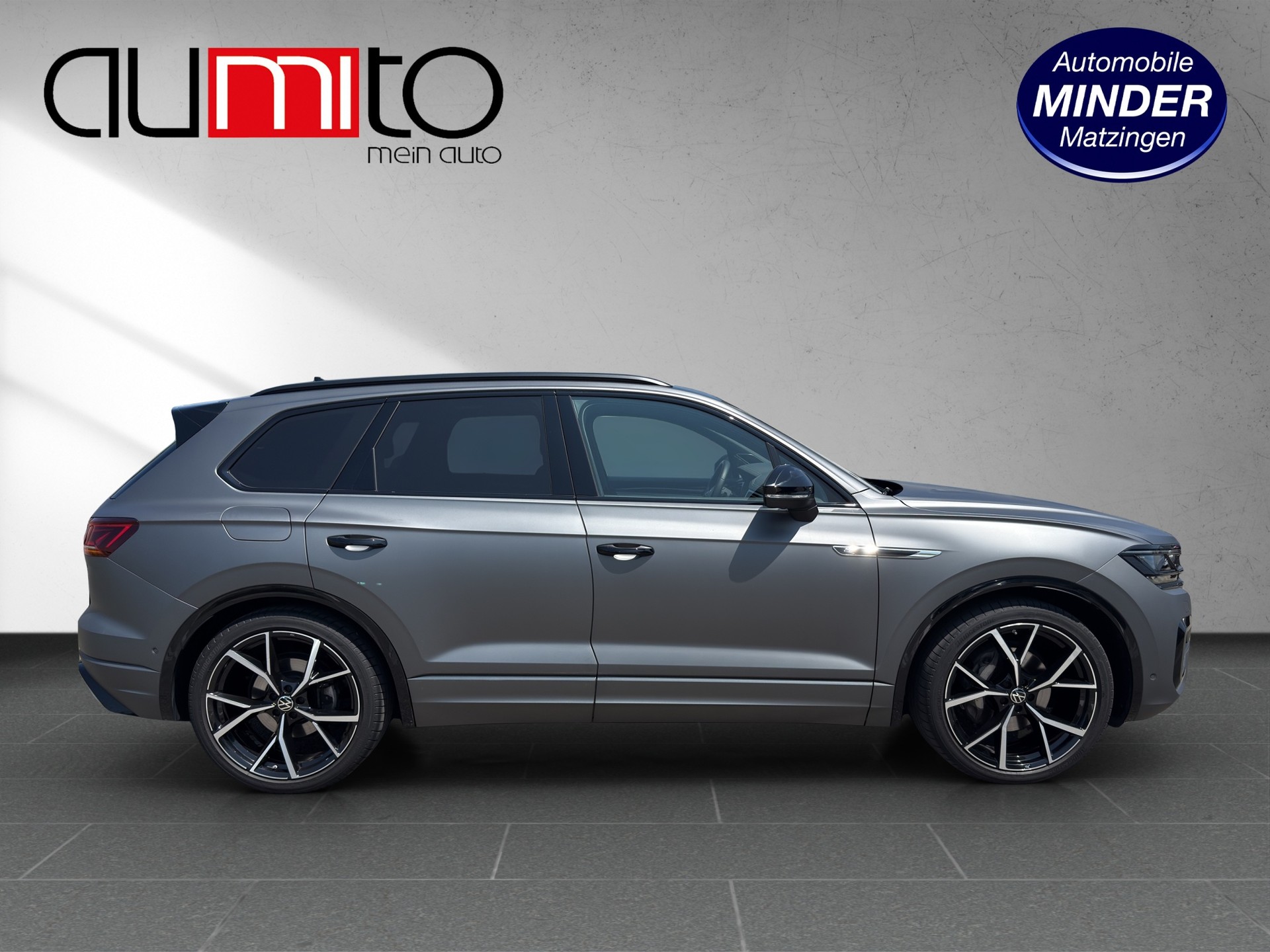 VW Touareg 3.0 TDI R Line Tiptronic-image-1