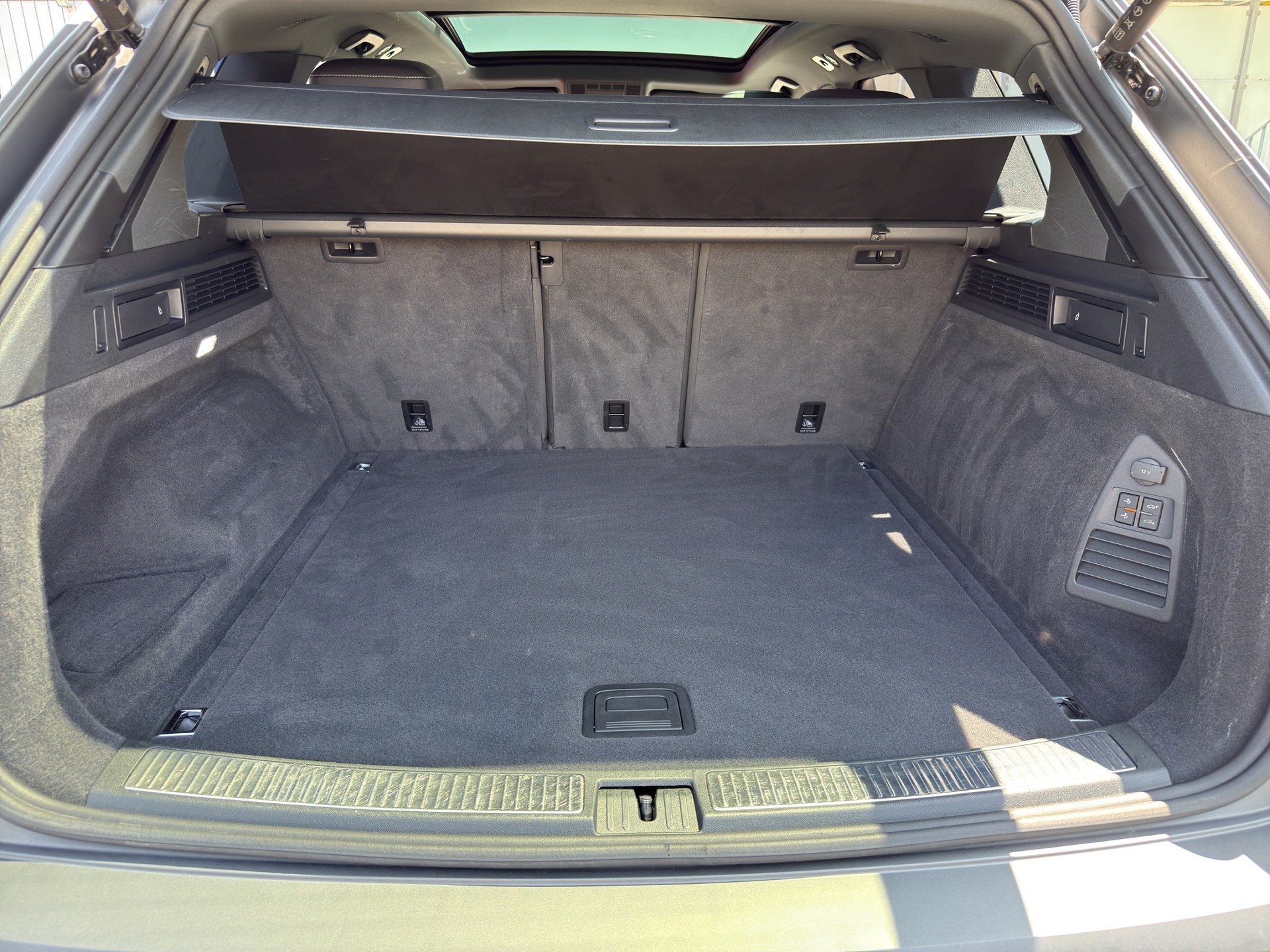 VW Touareg 3.0 TDI R Line Tiptronic-image-11