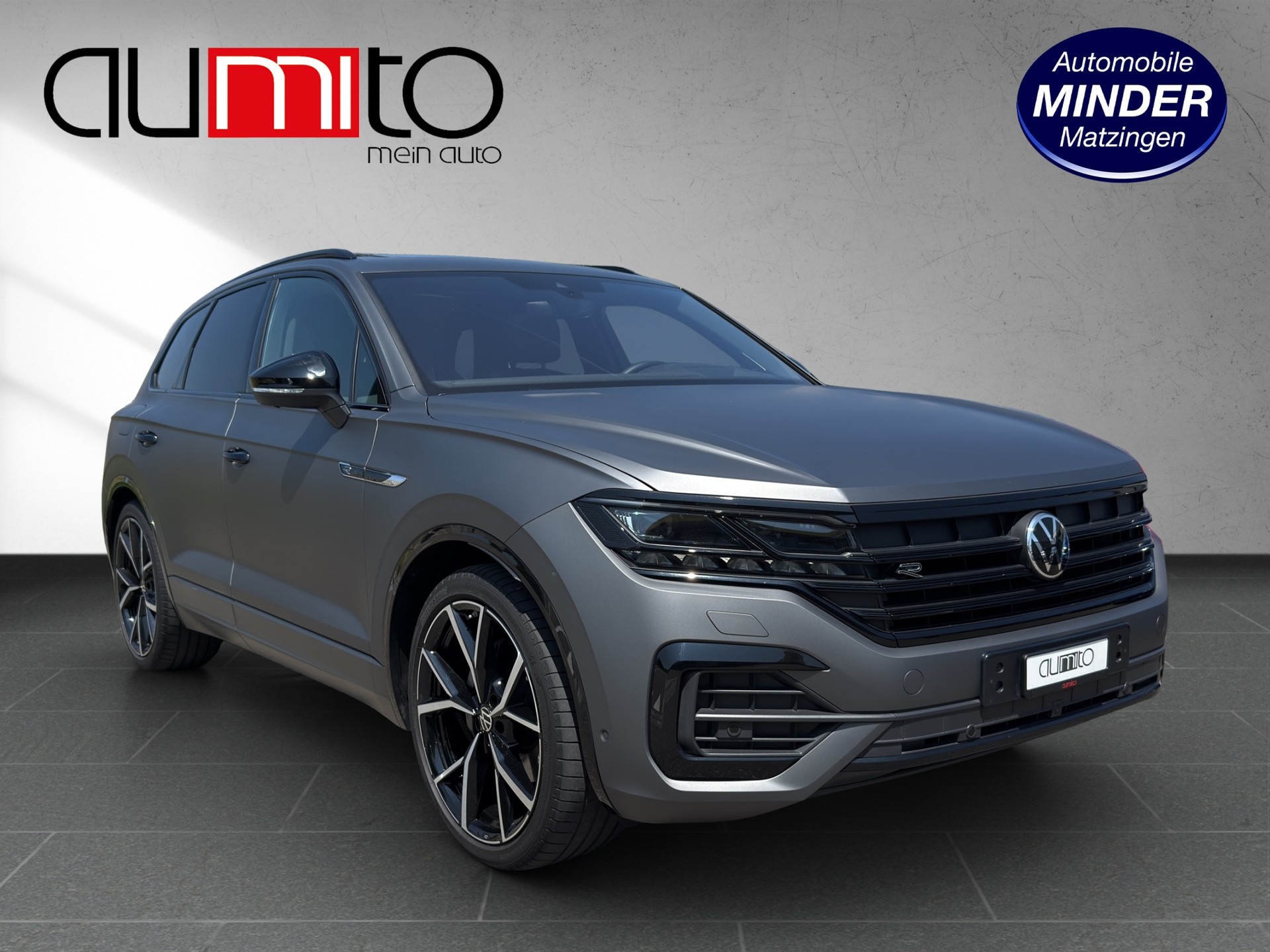 VW Touareg 3.0 TDI R Line Tiptronic-image-0
