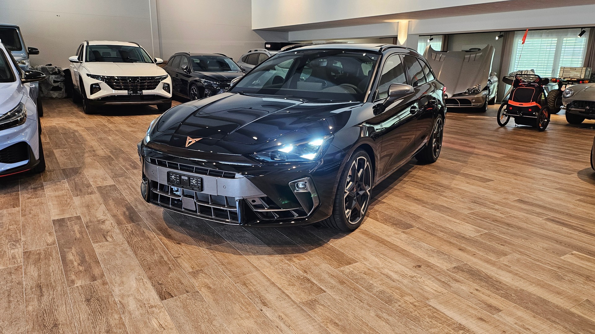 CUPRA LEON ST 2.0 TSI VZ DSG 4Drive 370 PS-image-0