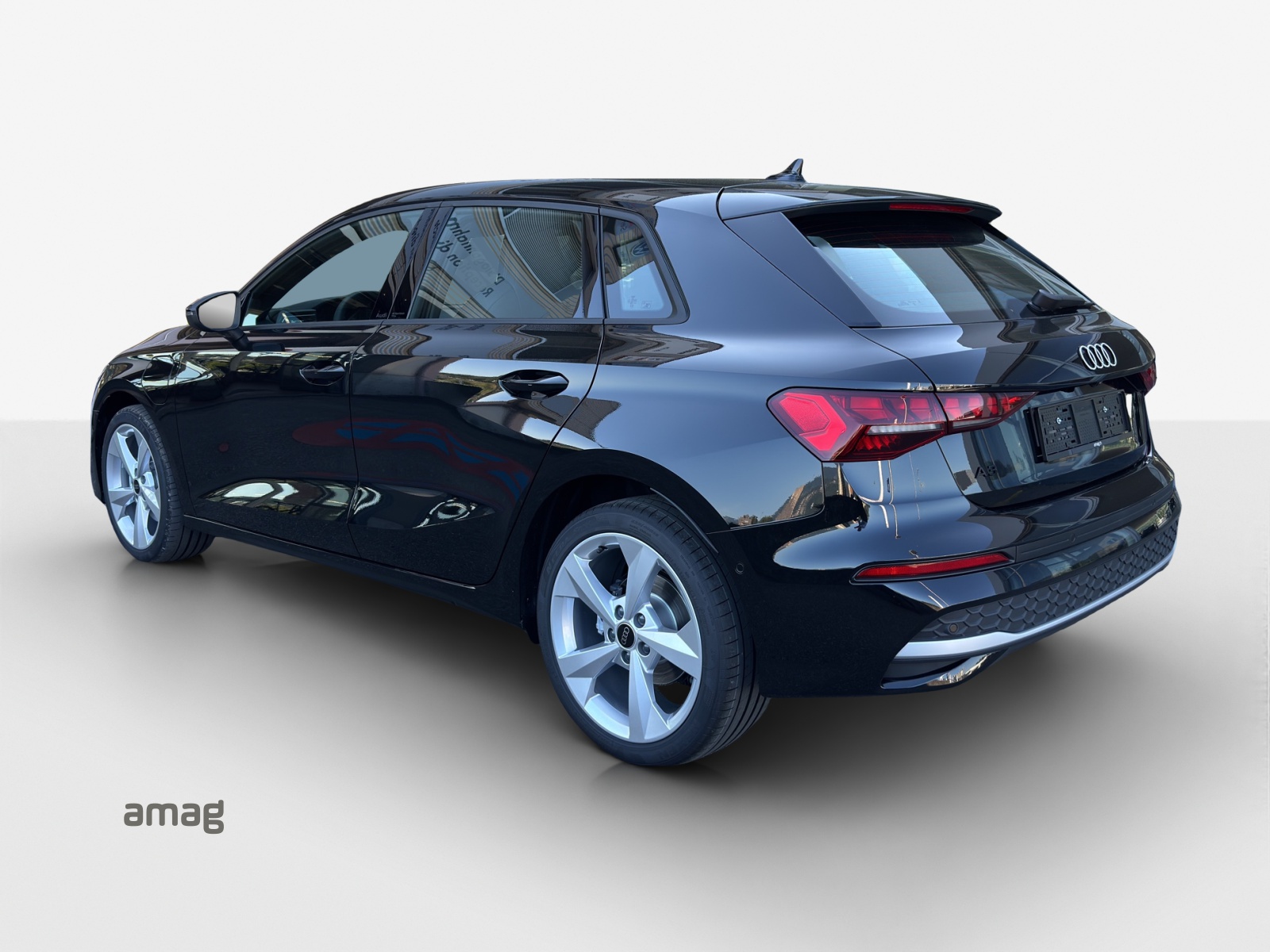 AUDI A3 Sportback 40 TFSI e Attraction S-tronic-image-2