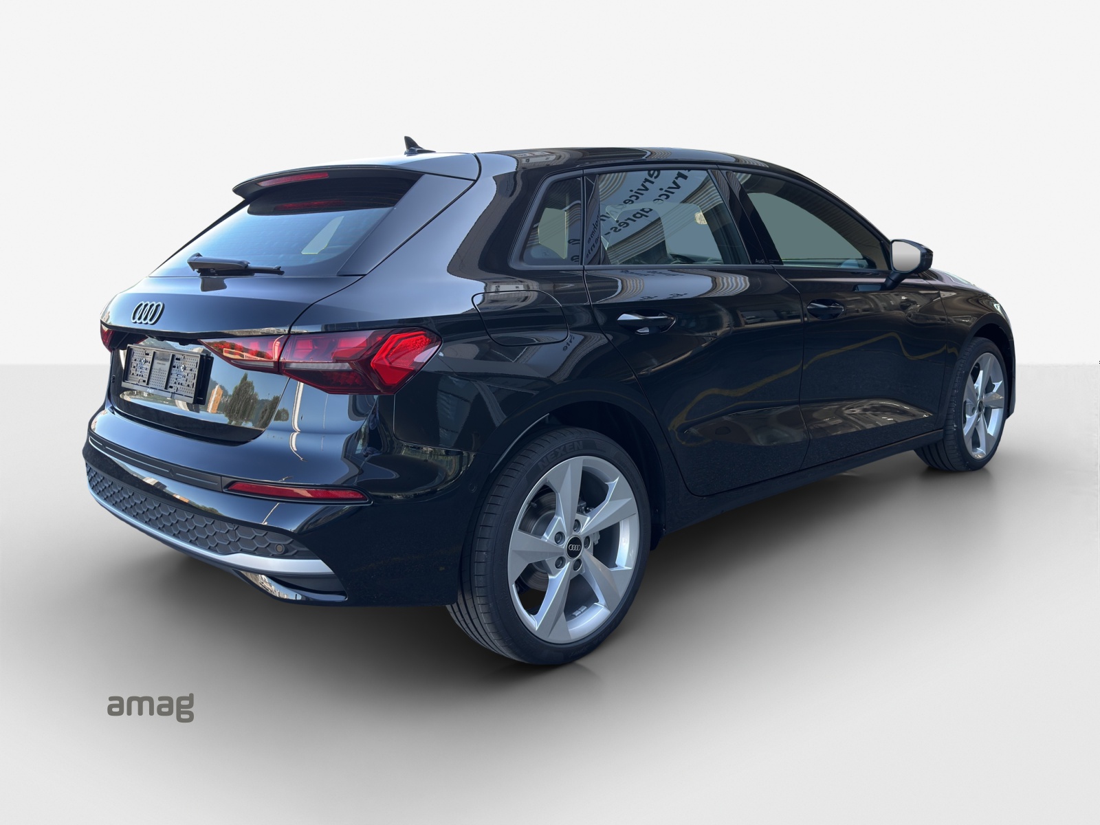AUDI A3 Sportback 40 TFSI e Attraction S-tronic-image-4
