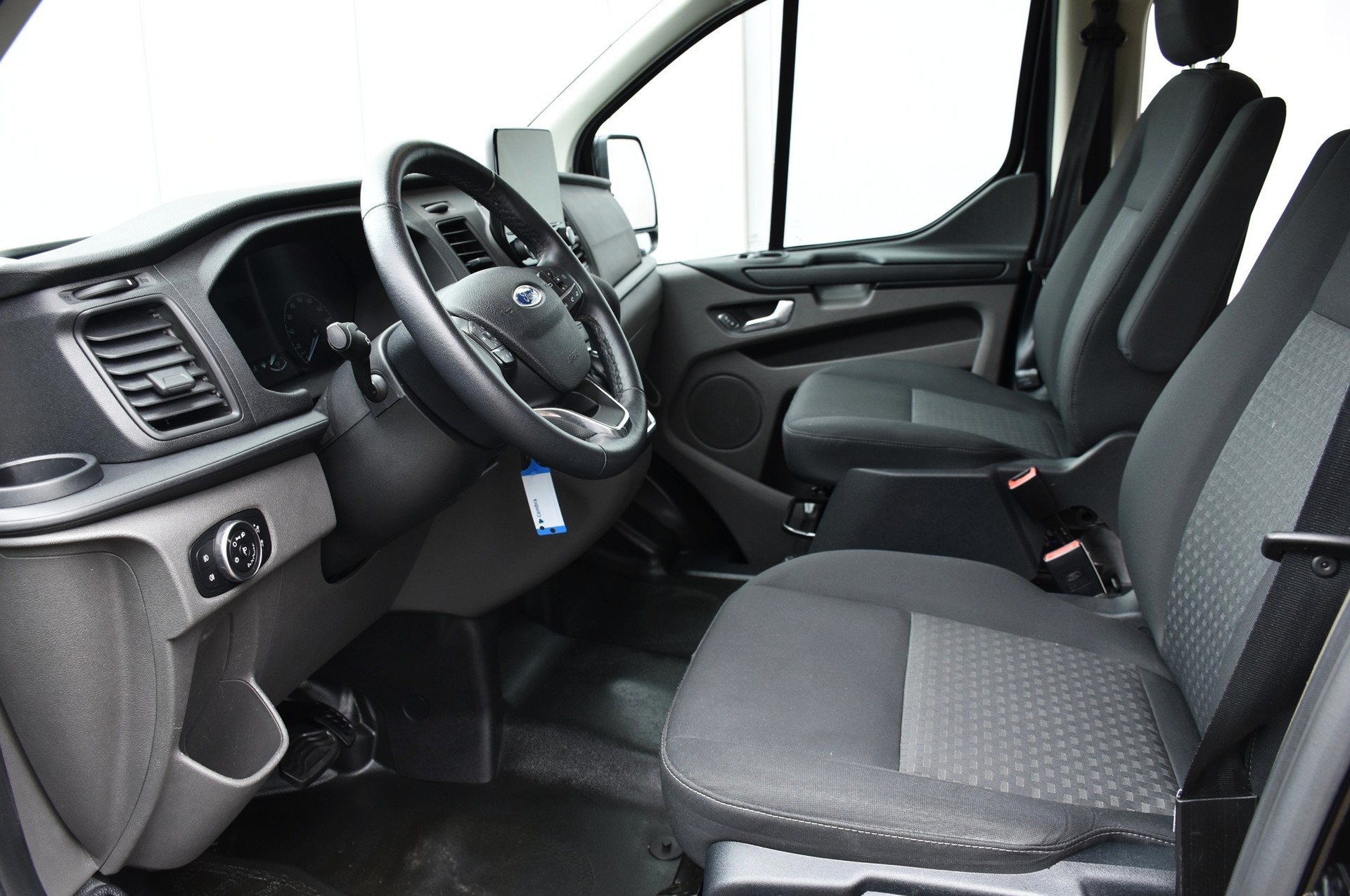 FORD Transit Custom 320 L1 Trend Automat-image-8