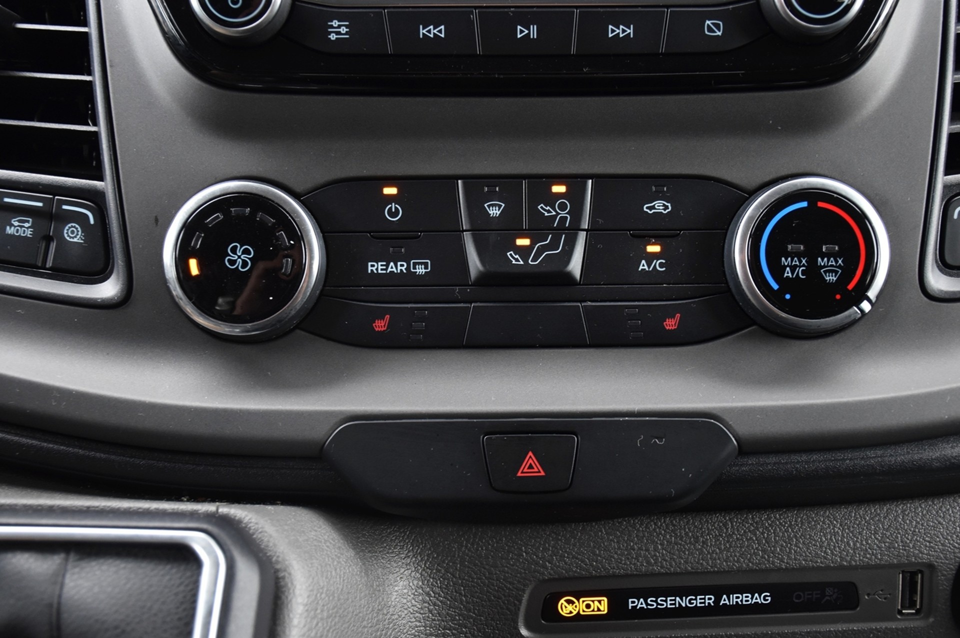 FORD Transit Custom 320 L1 Trend Automat-image-13