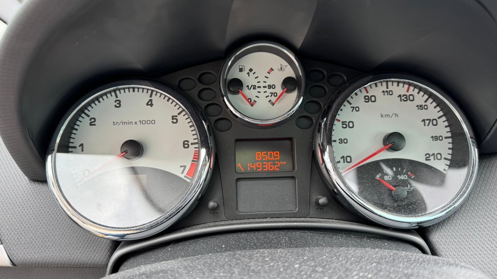 PEUGEOT 207 SW 1.6 16V Trendy Automatic-showroom-element-3