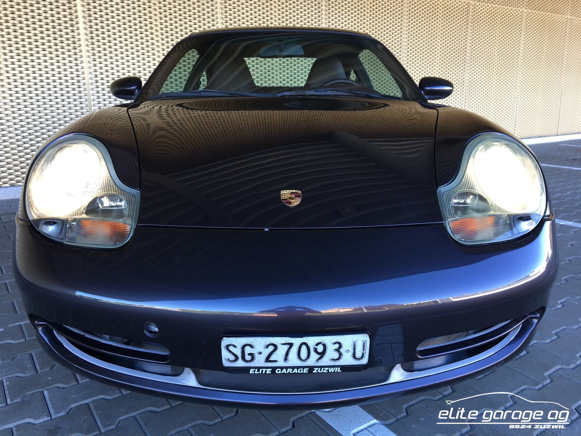 PORSCHE 911 Carrera 4-image-2