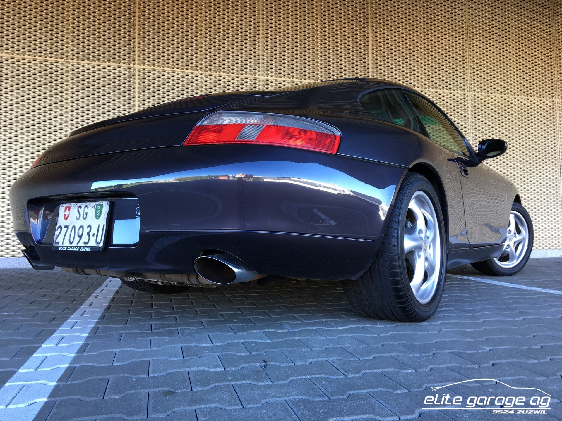 PORSCHE 911 Carrera 4-image-5