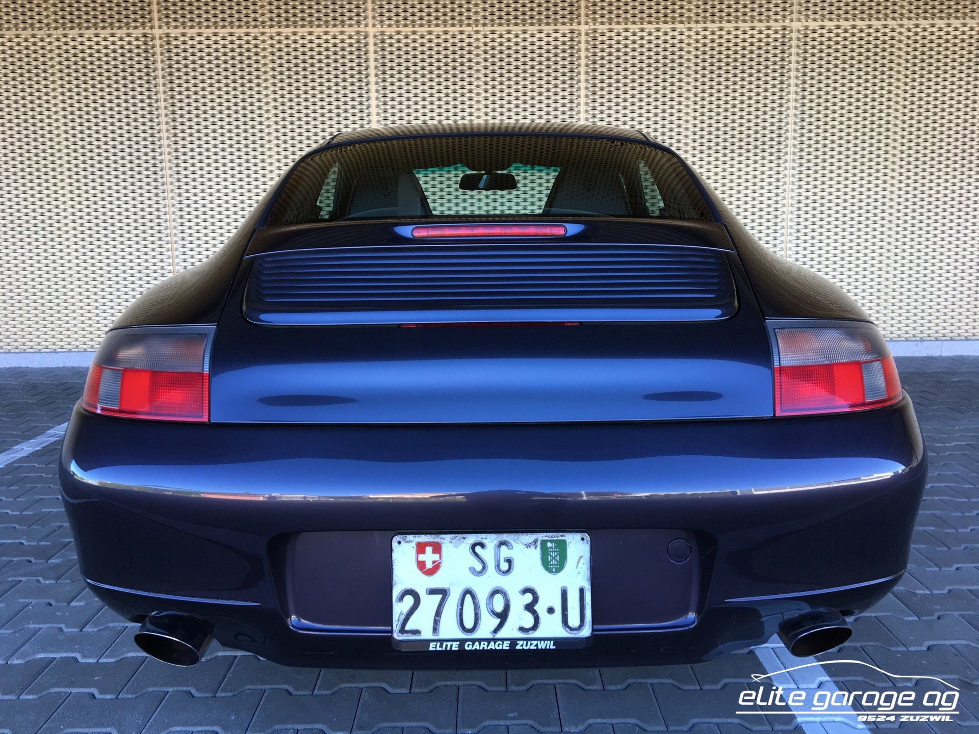 PORSCHE 911 Carrera 4-image-6
