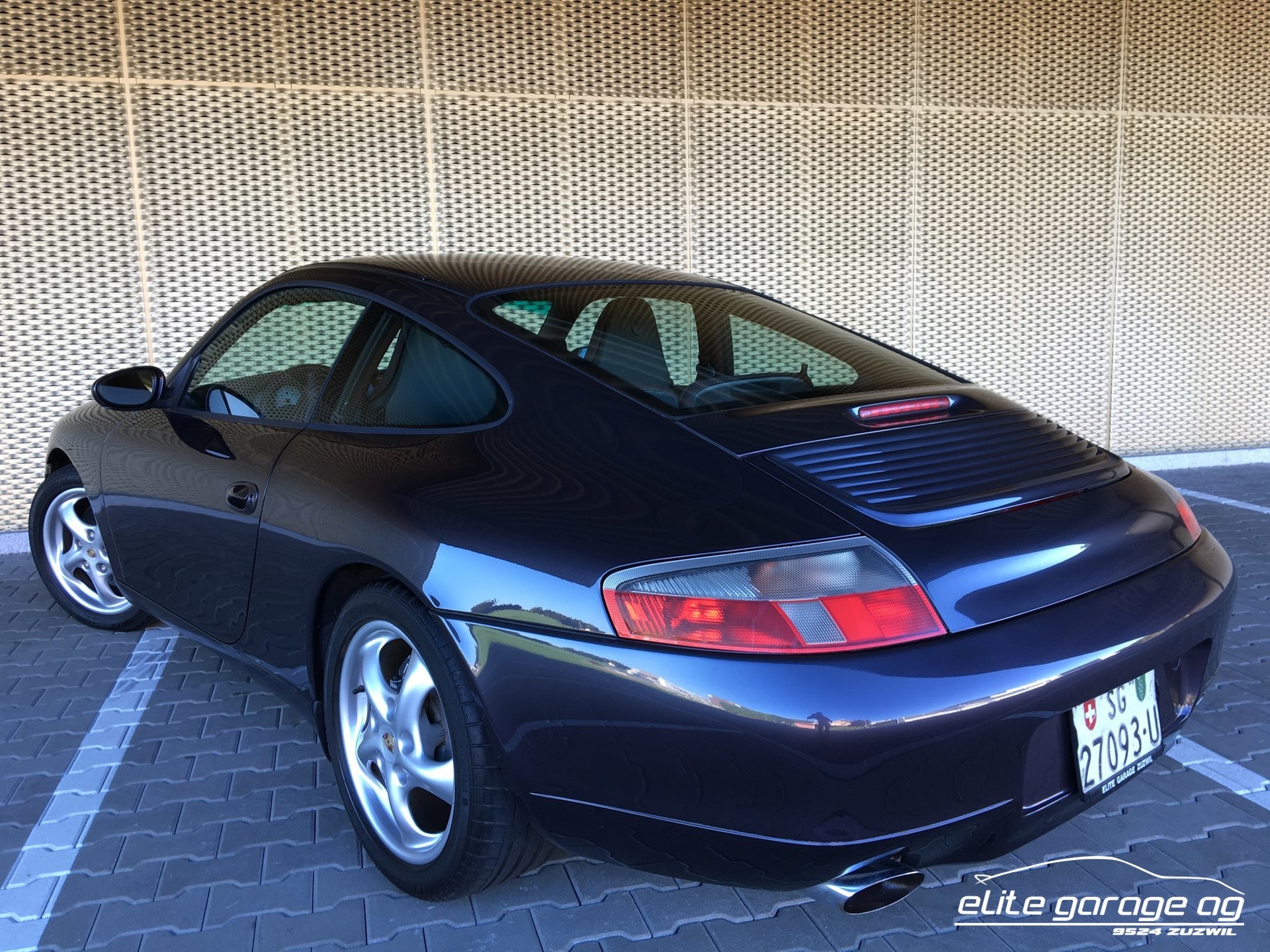 PORSCHE 911 Carrera 4-image-7