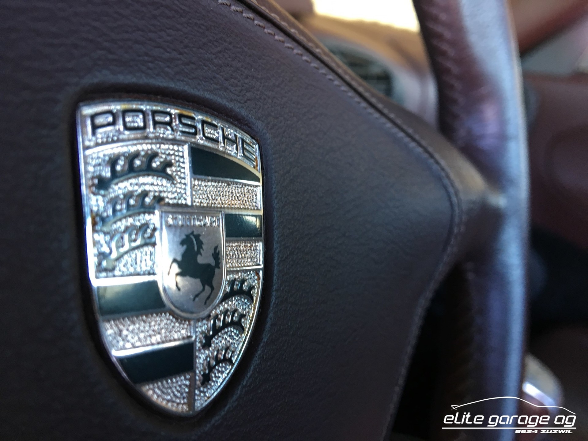 PORSCHE 911 Carrera 4-image-15