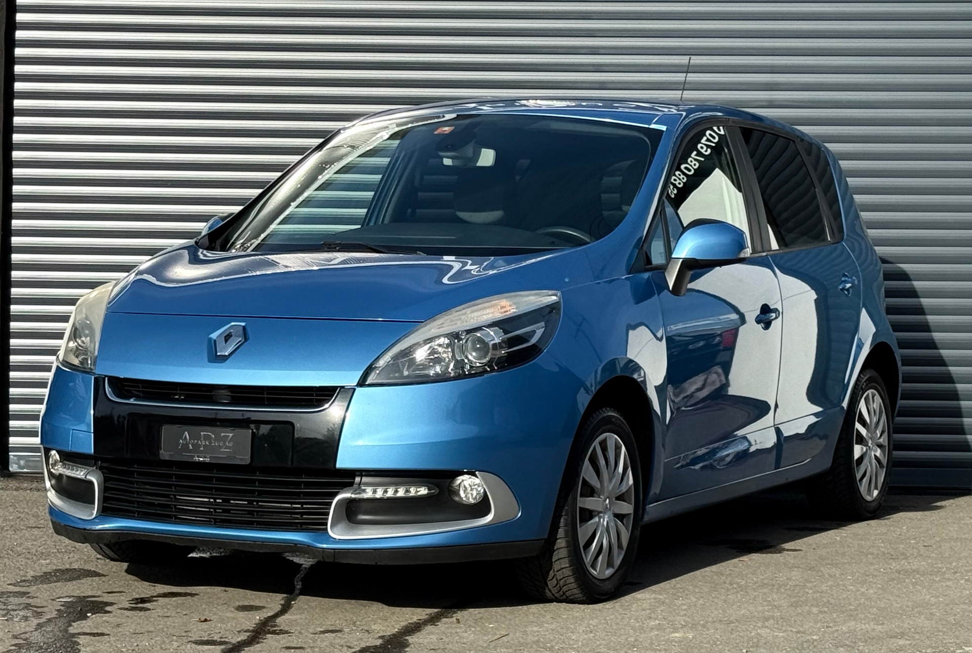 RENAULT Scénic 1.5 dCi Expression EDC Frisch ab MFK-image-0