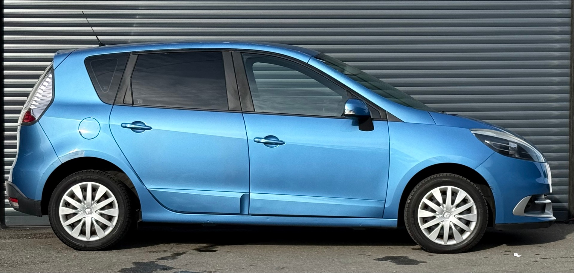 RENAULT Scénic 1.5 dCi Expression EDC Frisch ab MFK-image-3