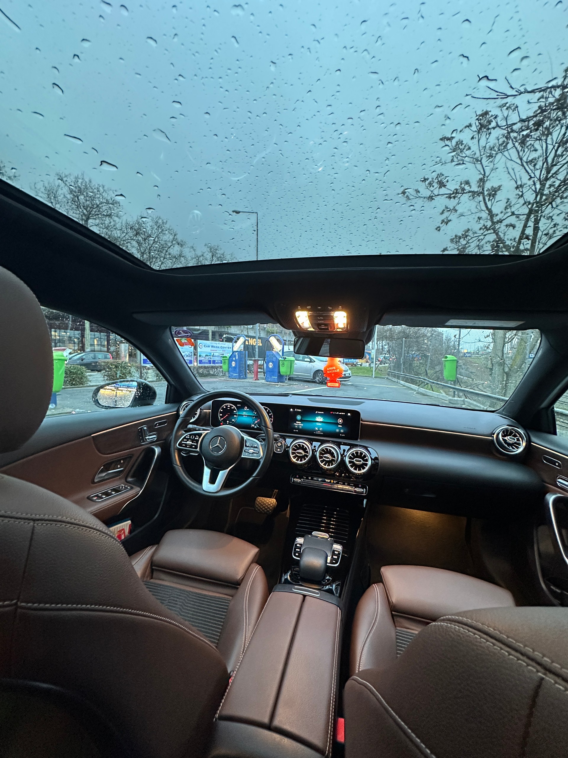 MERCEDES-BENZ A 250 Progressive 7G-DCT-image-4