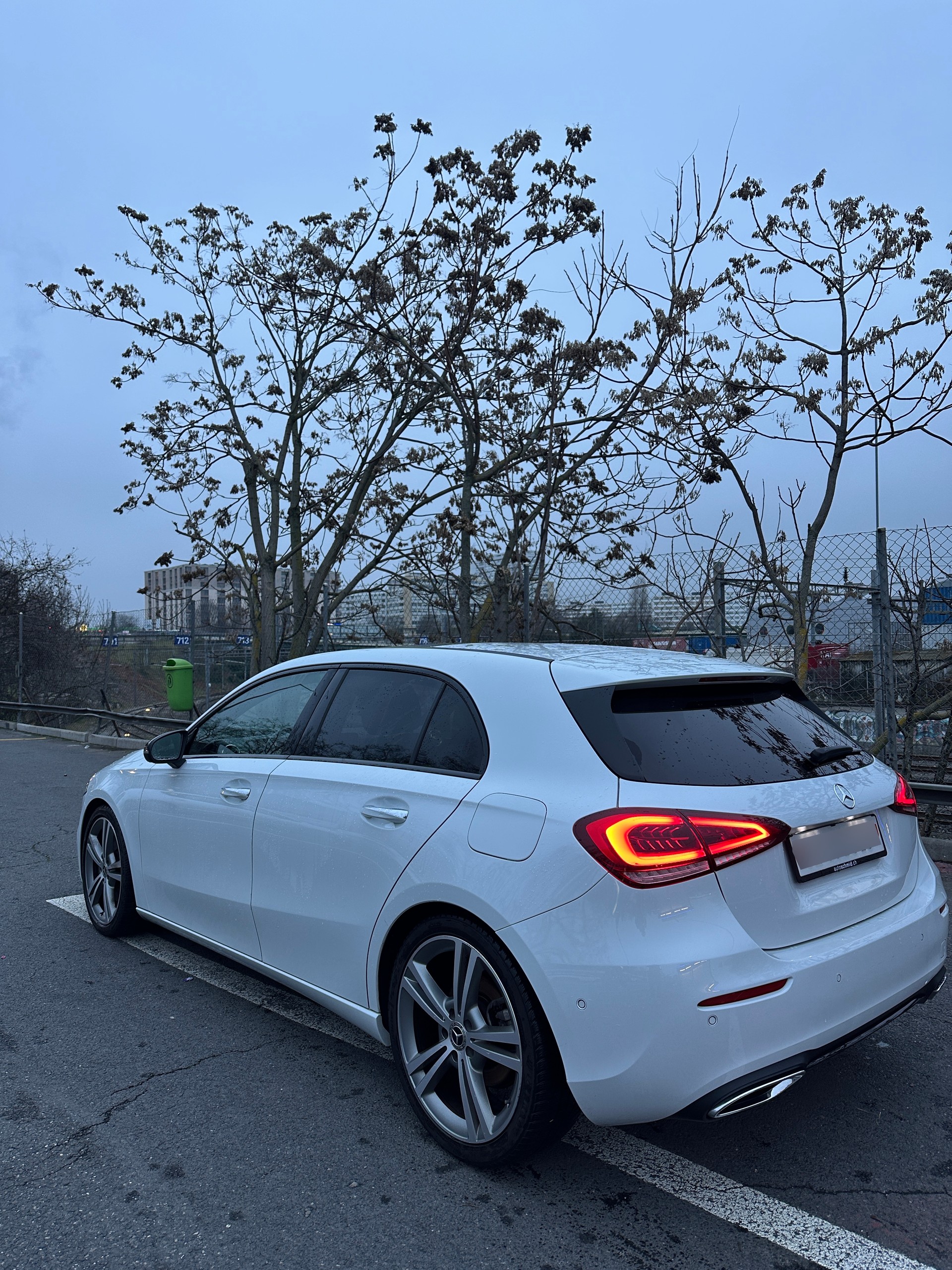 MERCEDES-BENZ A 250 Progressive 7G-DCT-image-3