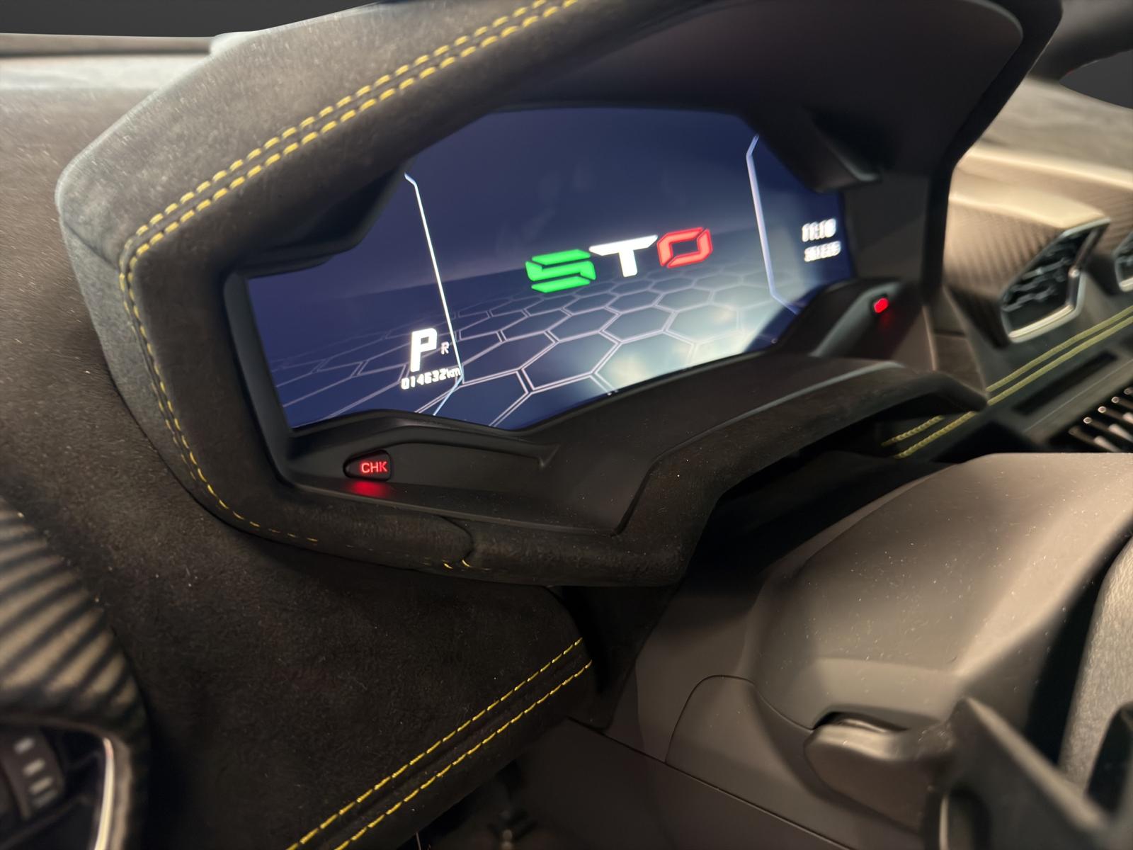 LAMBORGHINI Huracan STO Coupé DCT RWD-image-13