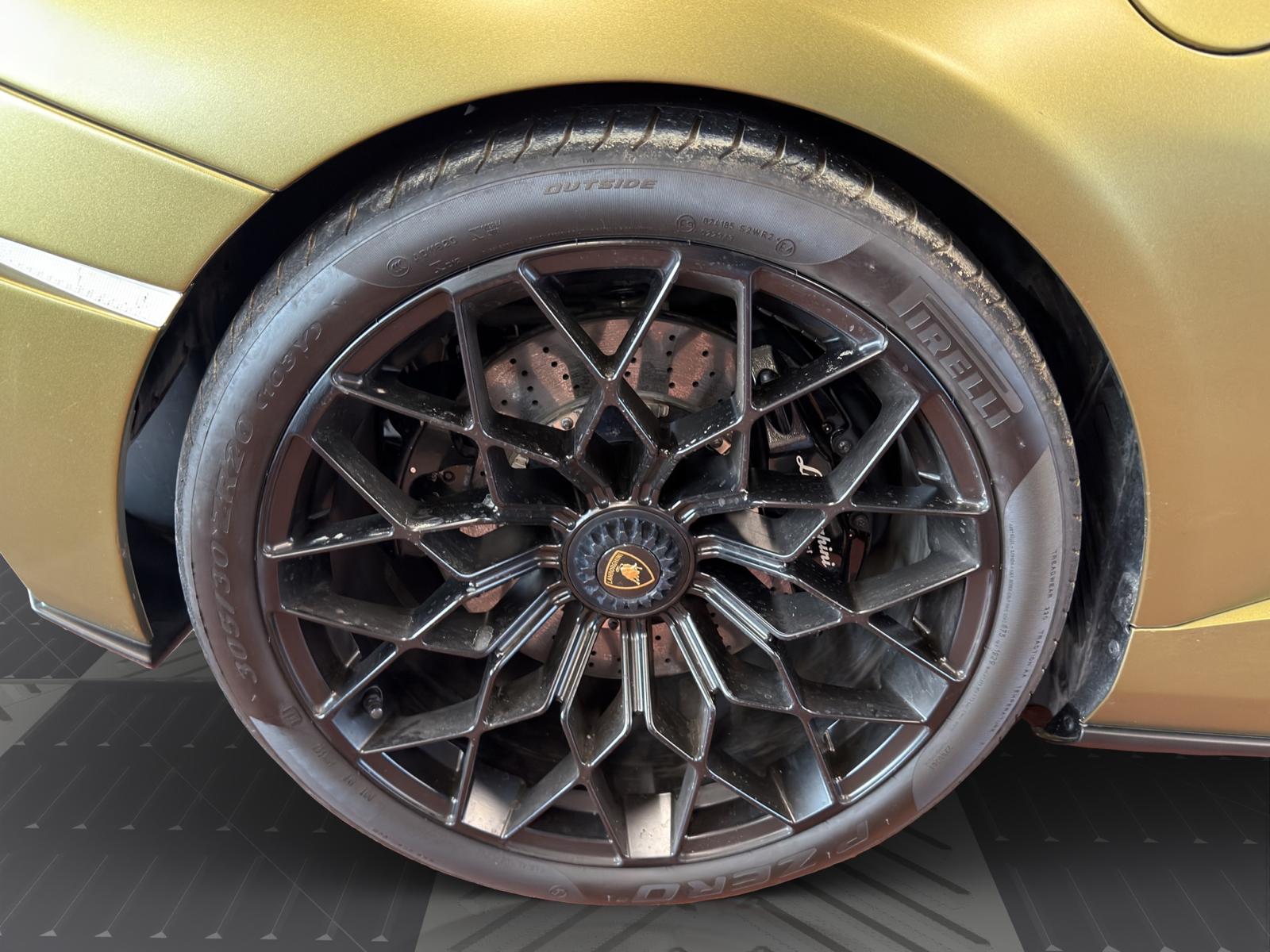 LAMBORGHINI Huracan STO Coupé DCT RWD-image-22