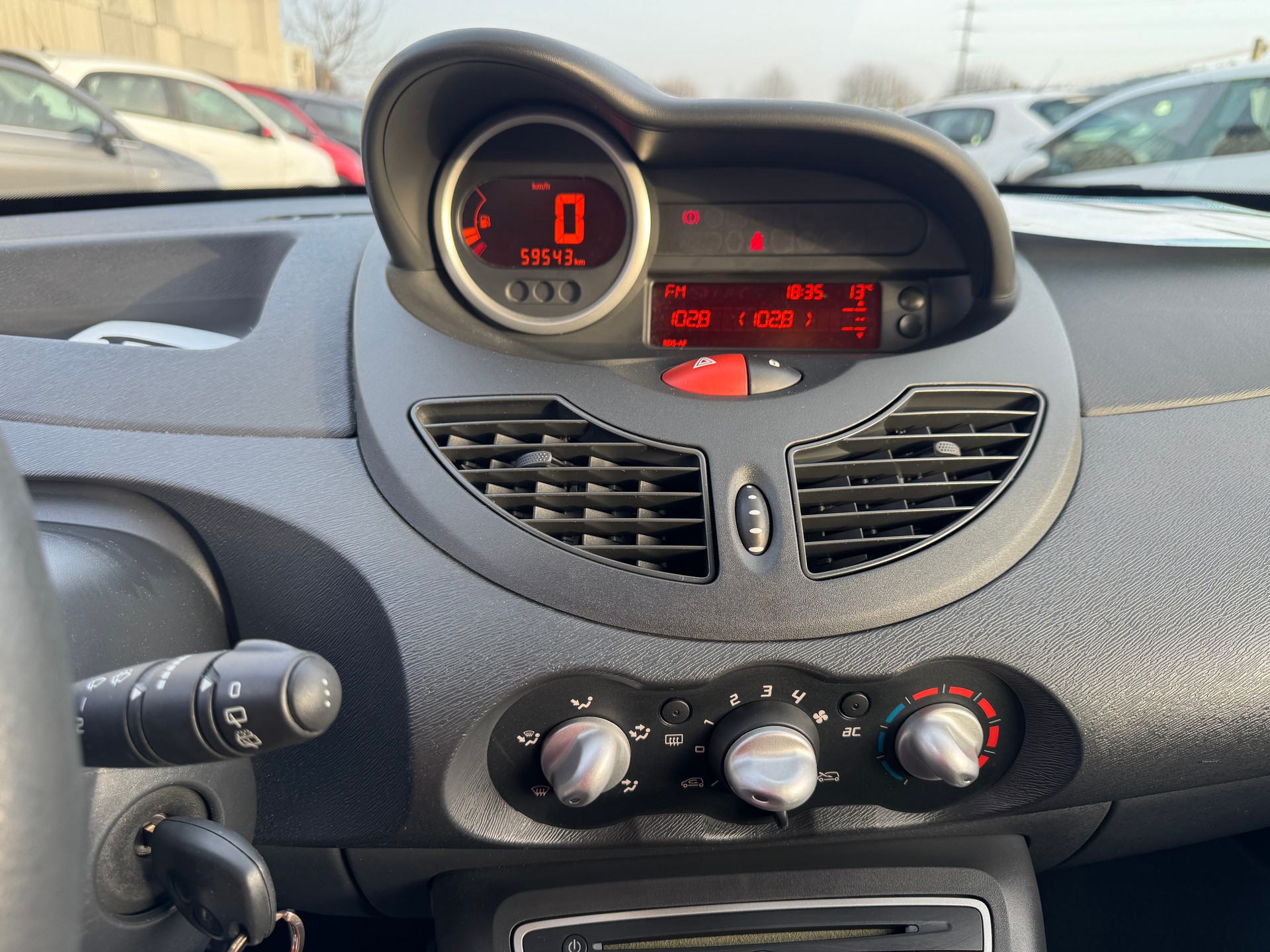 RENAULT Twingo 1.2 16V Dynamique-image-10