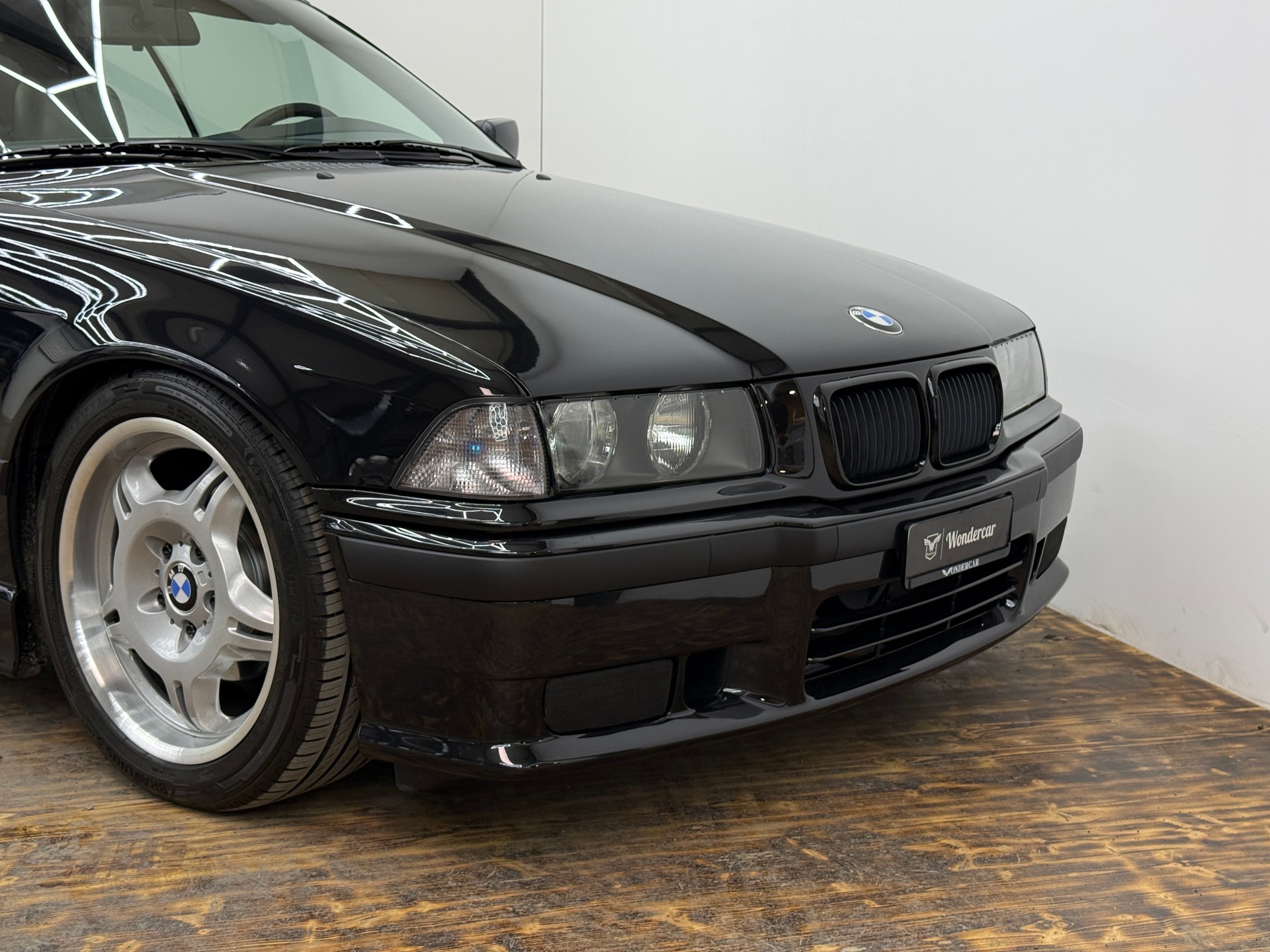 BMW 328i A Cabrio Sport-showroom-element-2