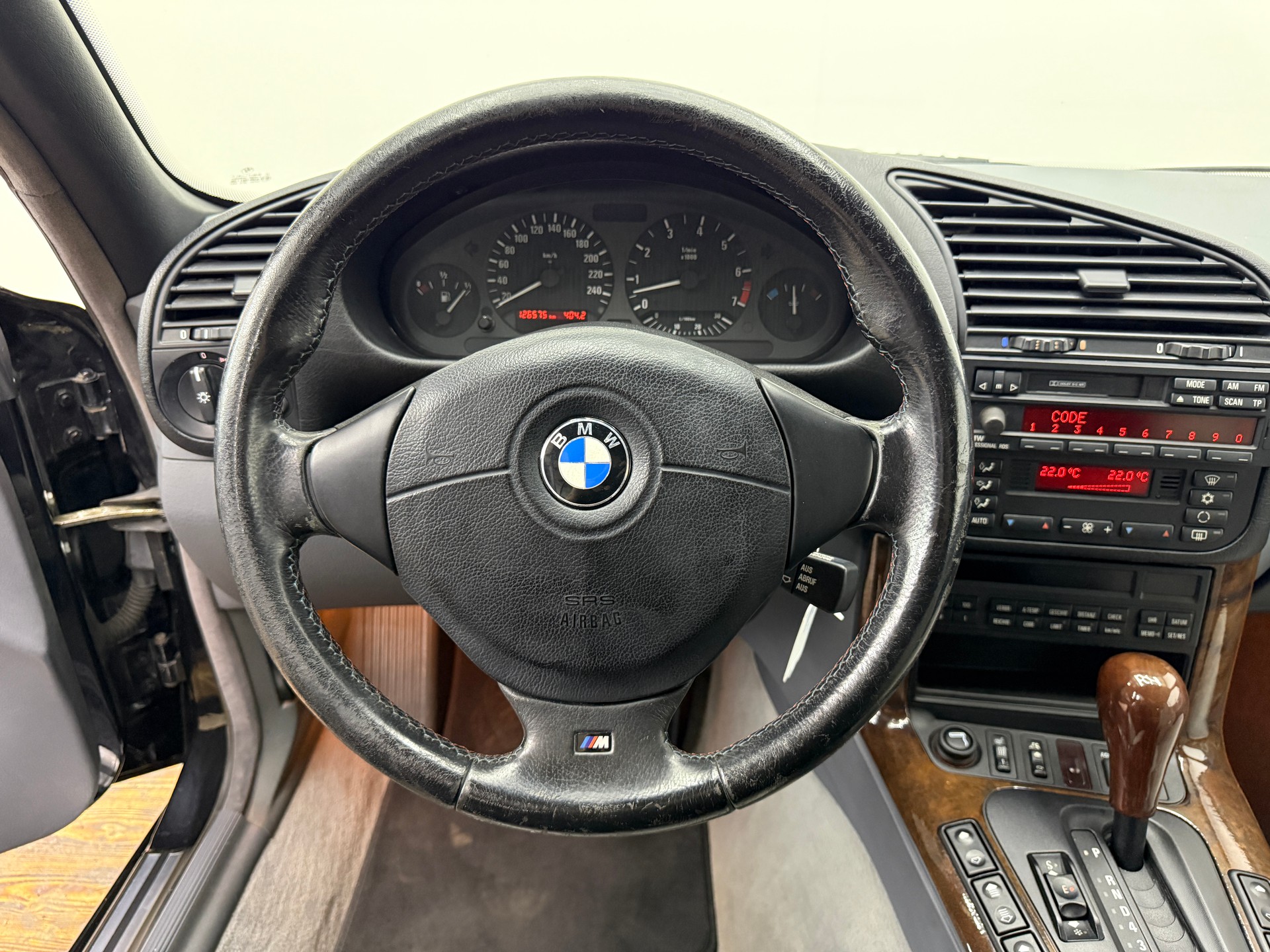BMW 328i A Cabrio Sport-image-26
