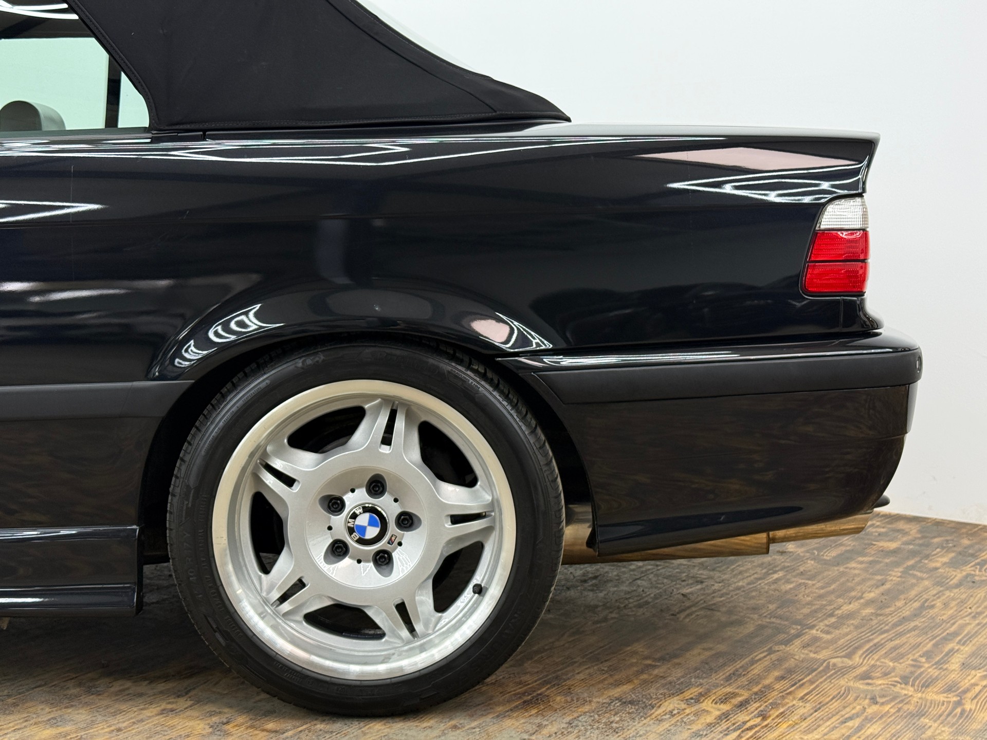 BMW 328i A Cabrio Sport-image-9