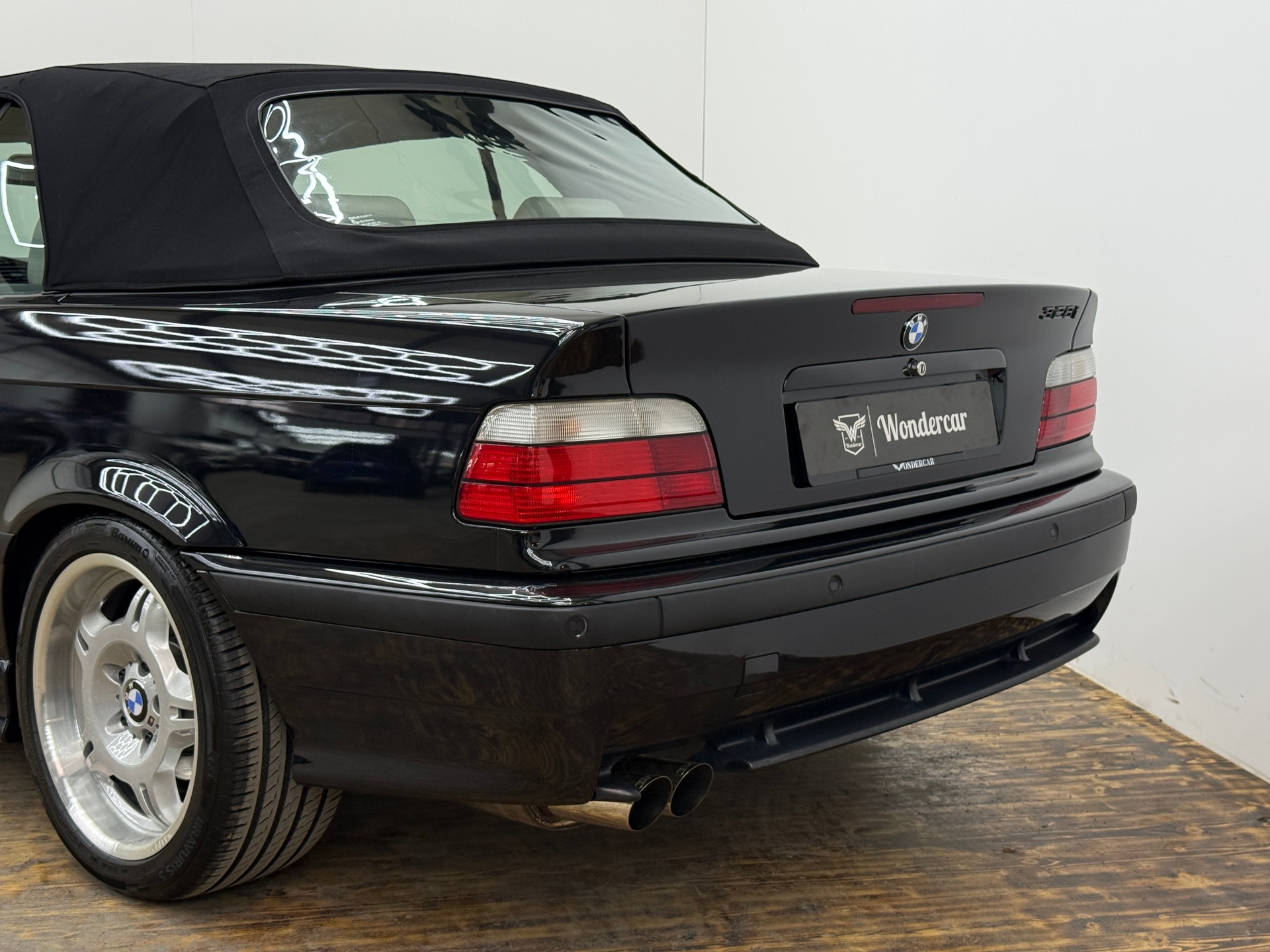 BMW 328i A Cabrio Sport-image-11