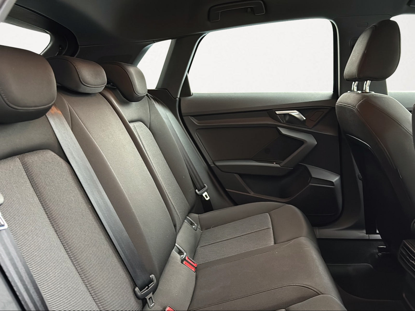 AUDI A3 Sportback 35 TFSI advanced Attraction S-tronic-image-4