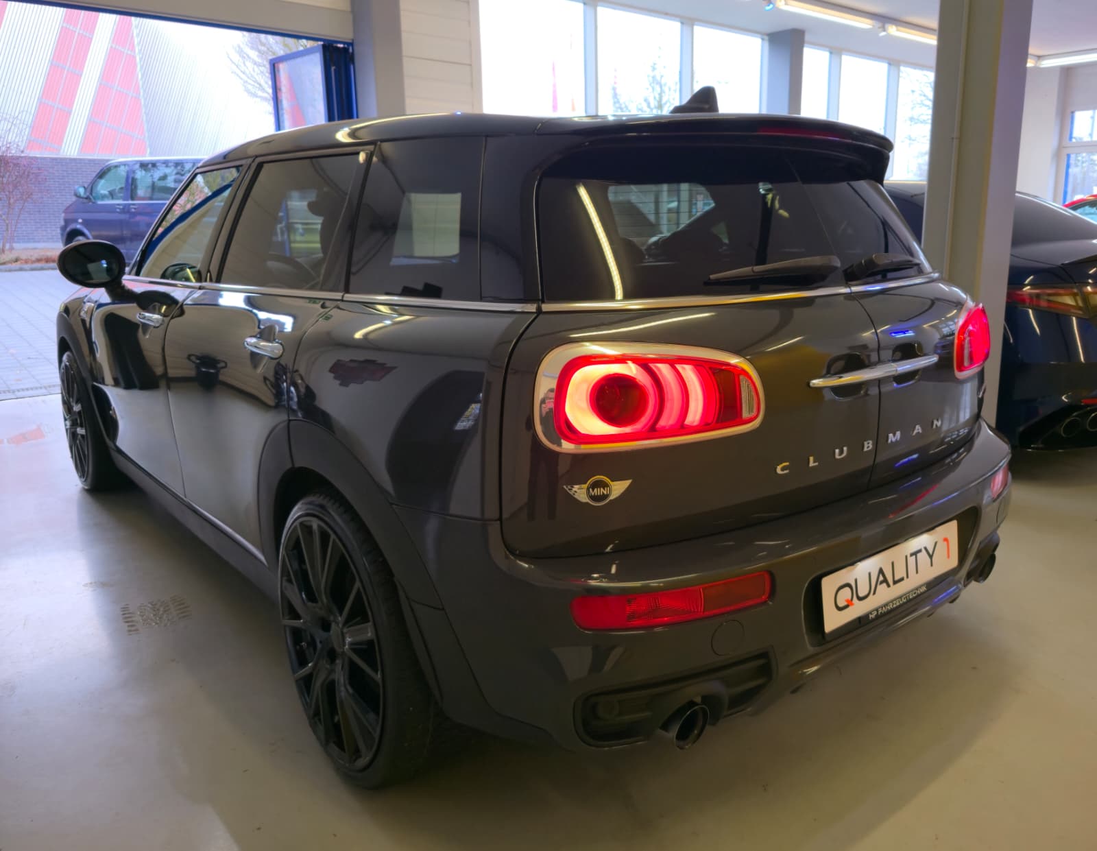 MINI Clubman Cooper John Cooper Works ALL4 Steptronic-image-3