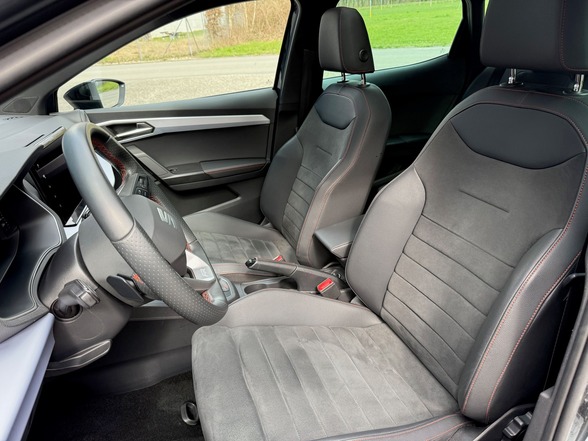 SEAT Ibiza FR DSG | Panorama | ab MFK & Garantie bis 2027 | 8-fach bereift-image-10