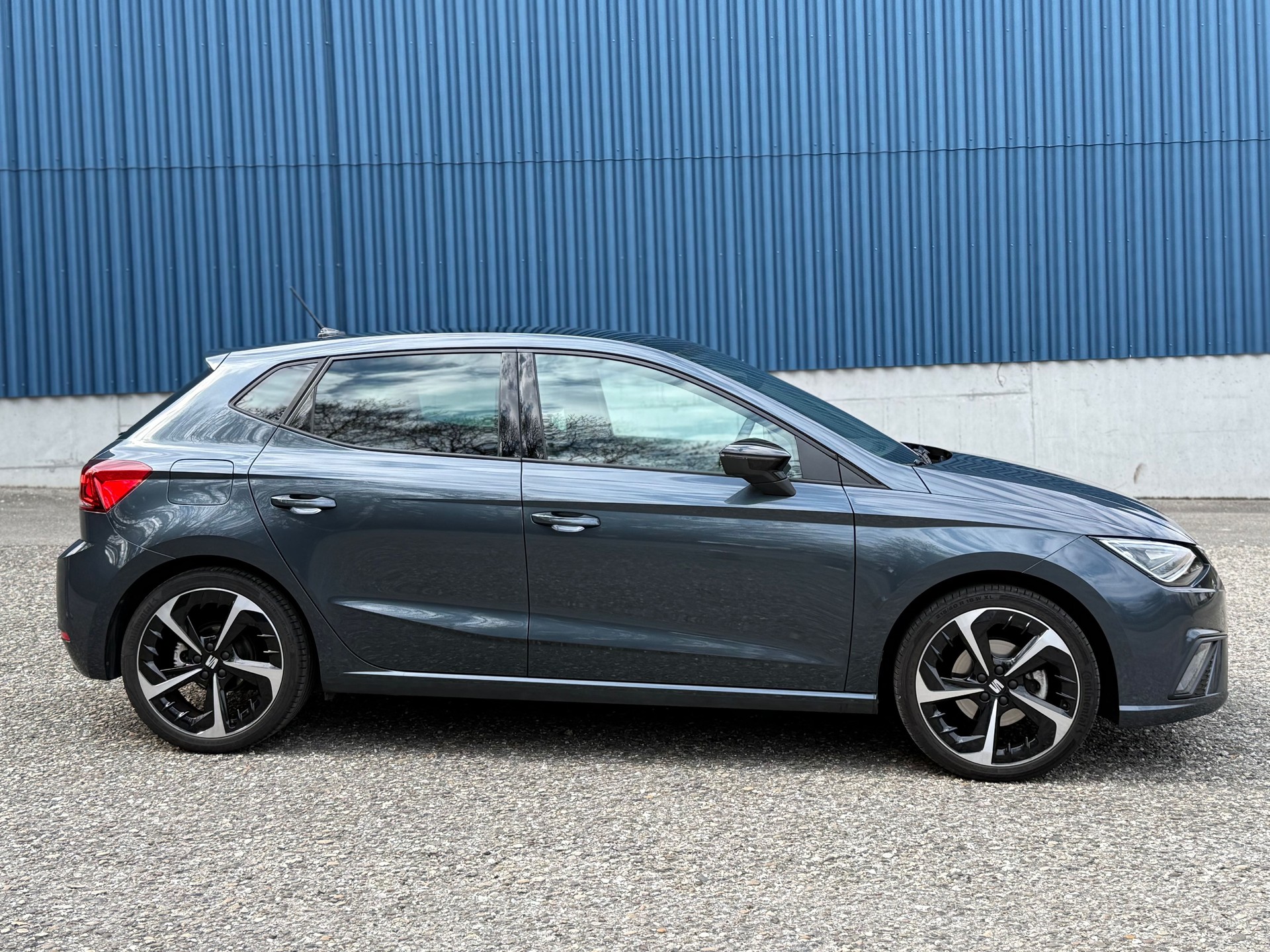 SEAT Ibiza FR DSG | Panorama | ab MFK & Garantie bis 2027 | 8-fach bereift-image-4