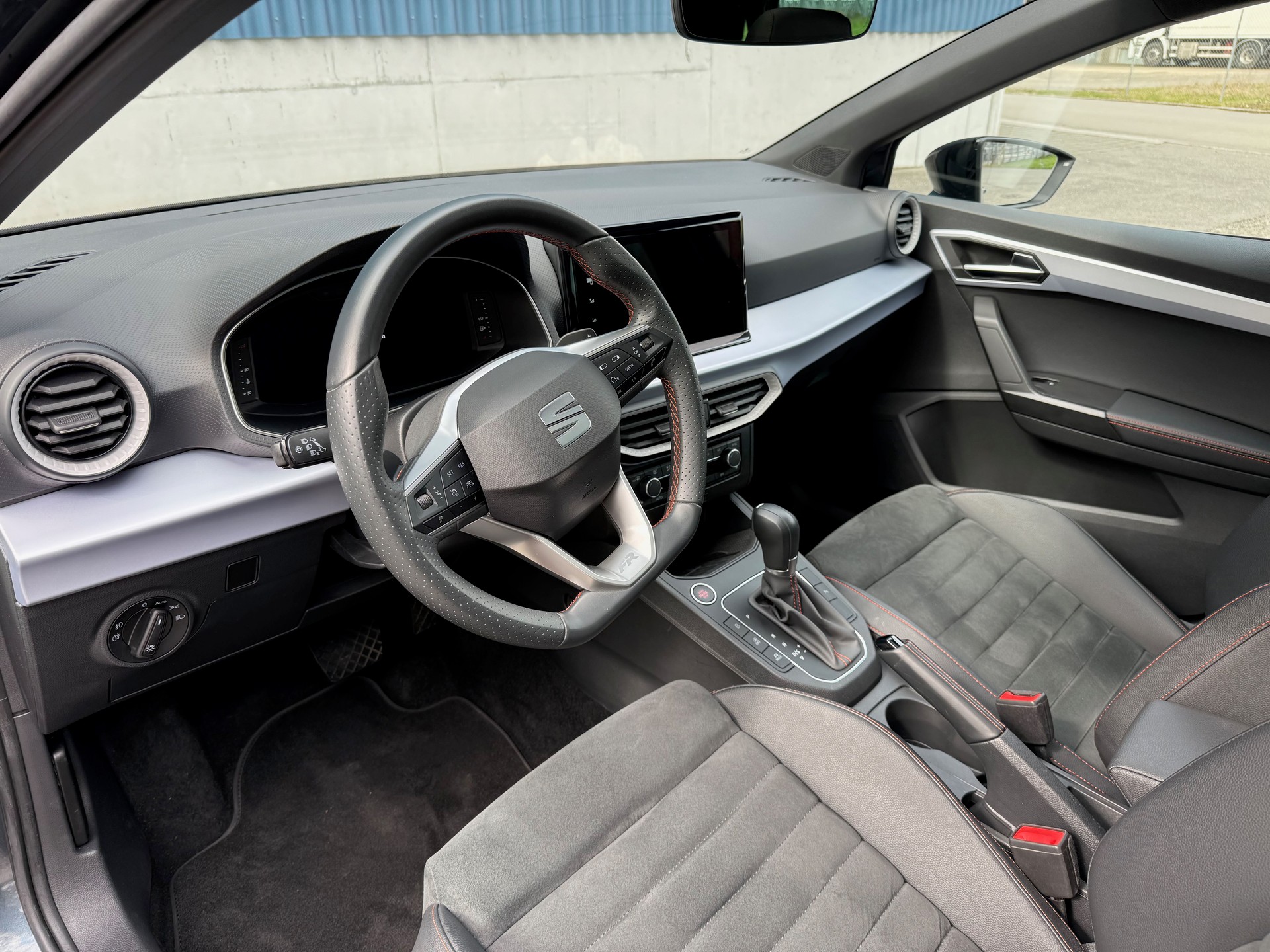 SEAT Ibiza FR DSG | Panorama | ab MFK & Garantie bis 2027 | 8-fach bereift-image-11