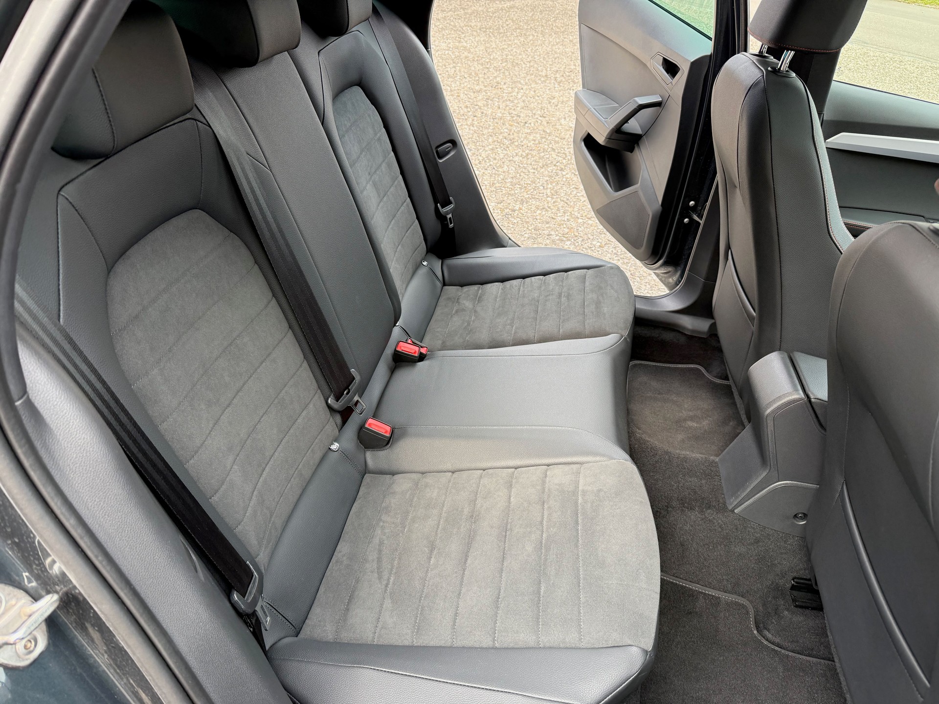 SEAT Ibiza FR DSG | Panorama | ab MFK & Garantie bis 2027 | 8-fach bereift-image-12