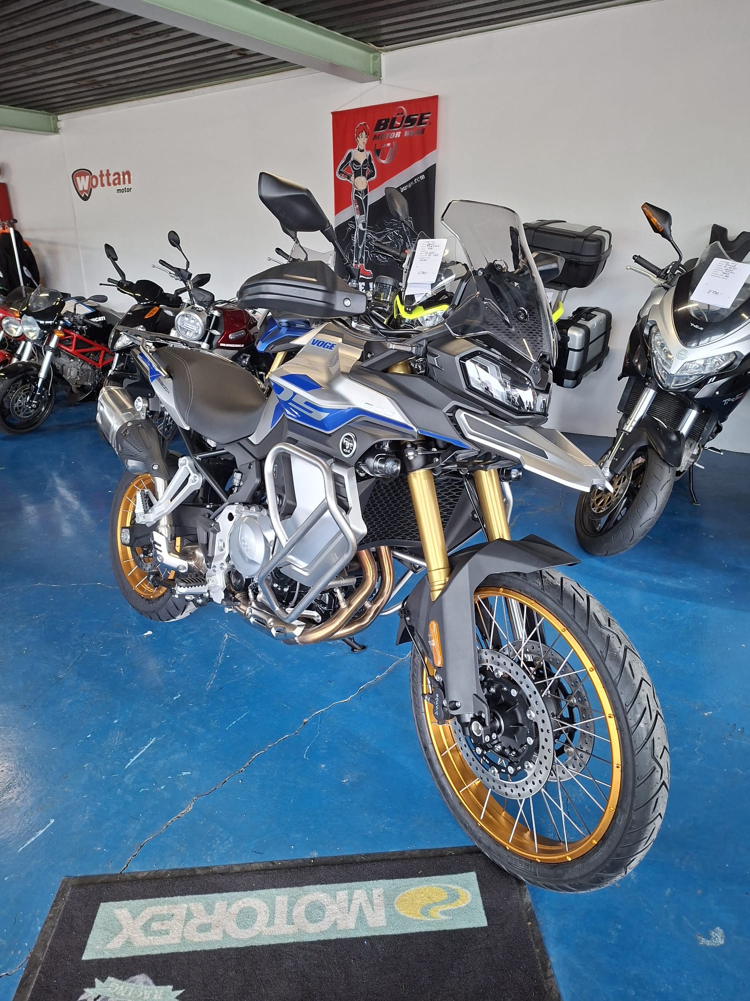 VOGE 900DSX