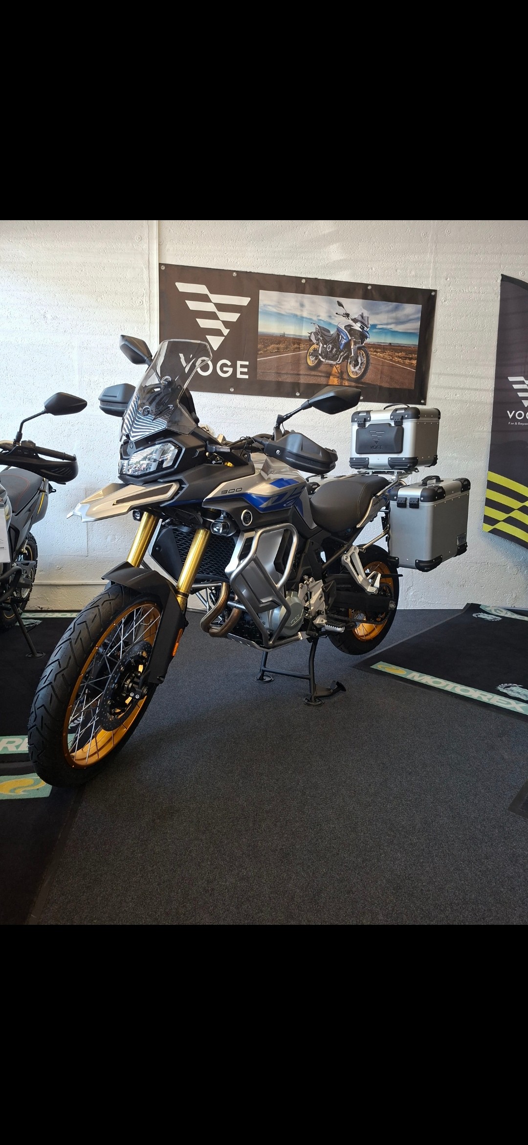 VOGE 900DSX-image-1