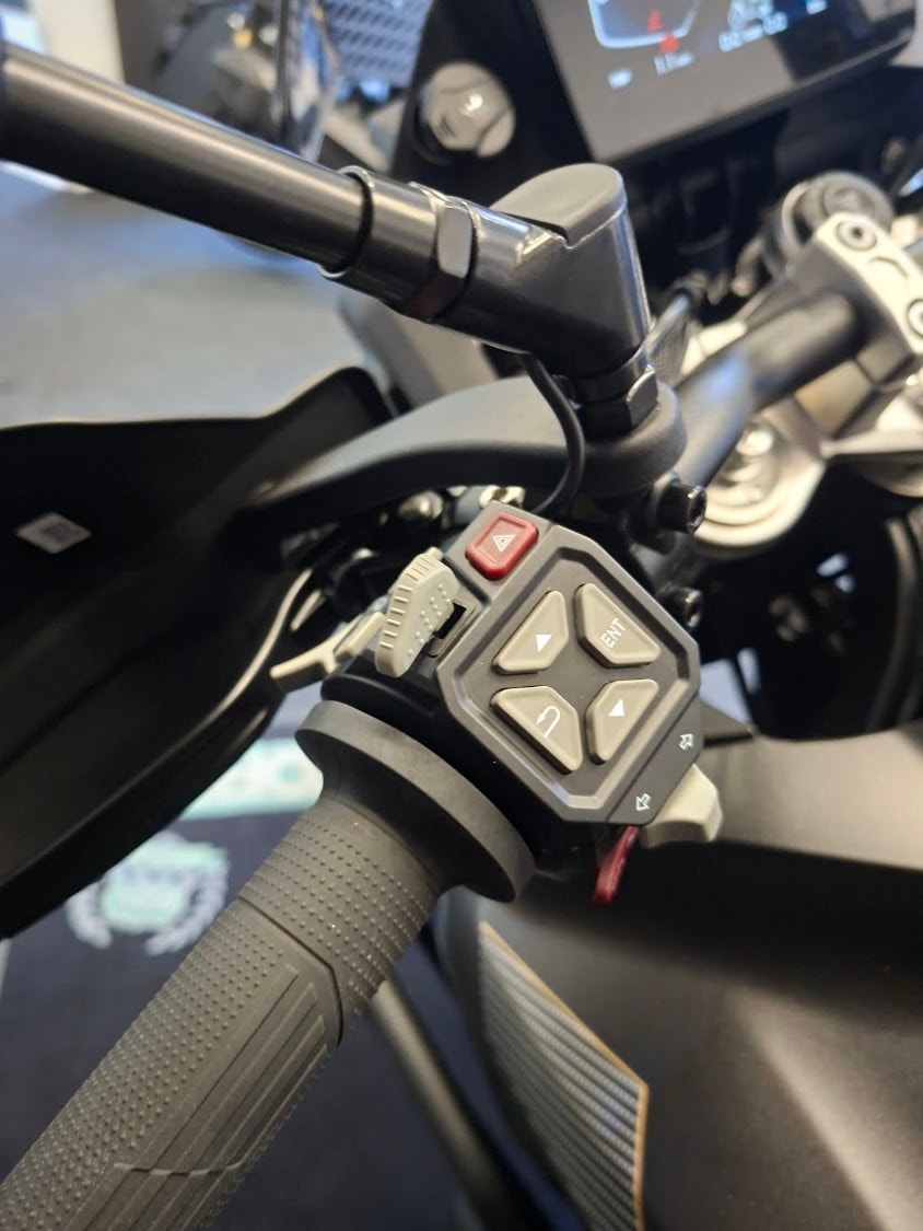 VOGE 900DSX-image-6